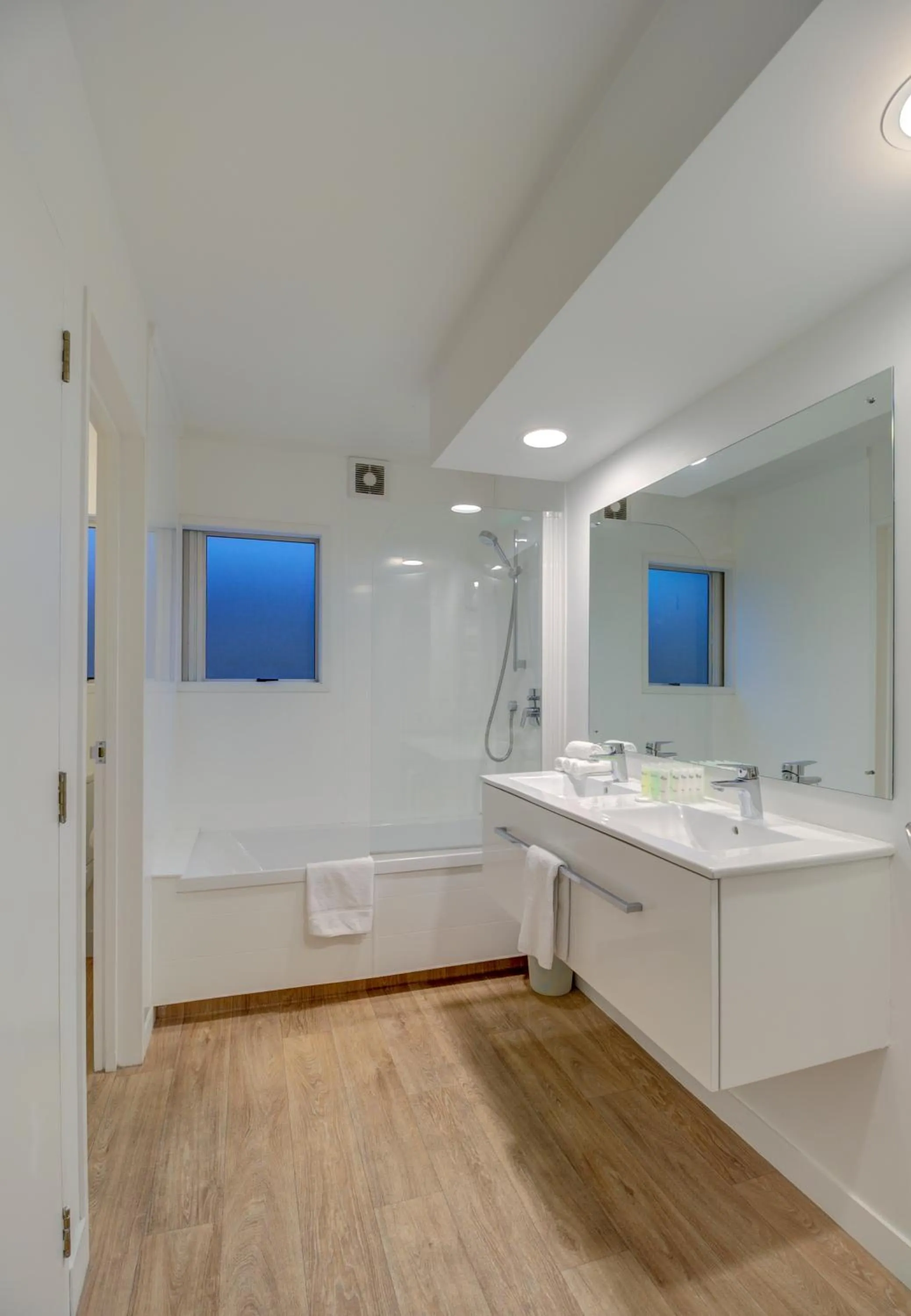 Bathroom in Lakefront Apartments,18 LAKE ESPLANADE ROAD