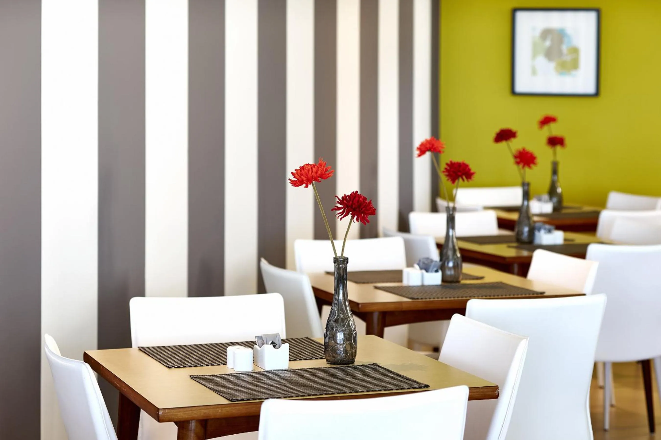 Restaurant/places to eat in Luna Esperanca Centro Hotel