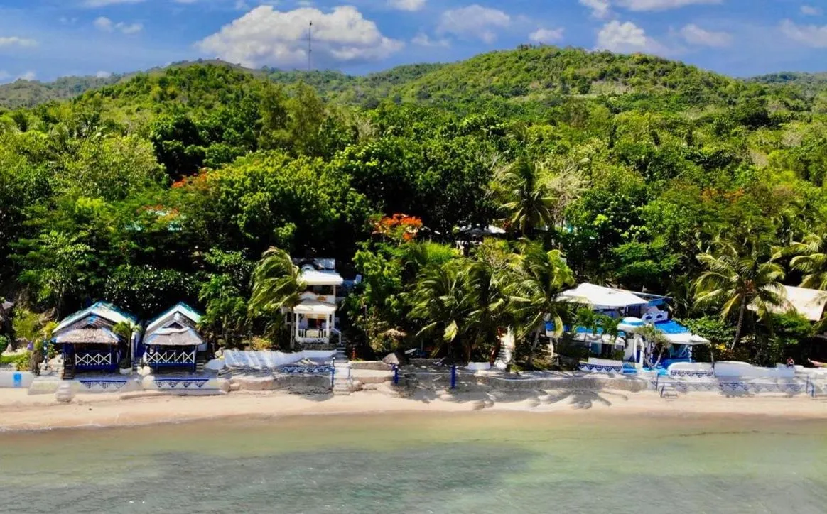 Casa de la Playa Beach Resort