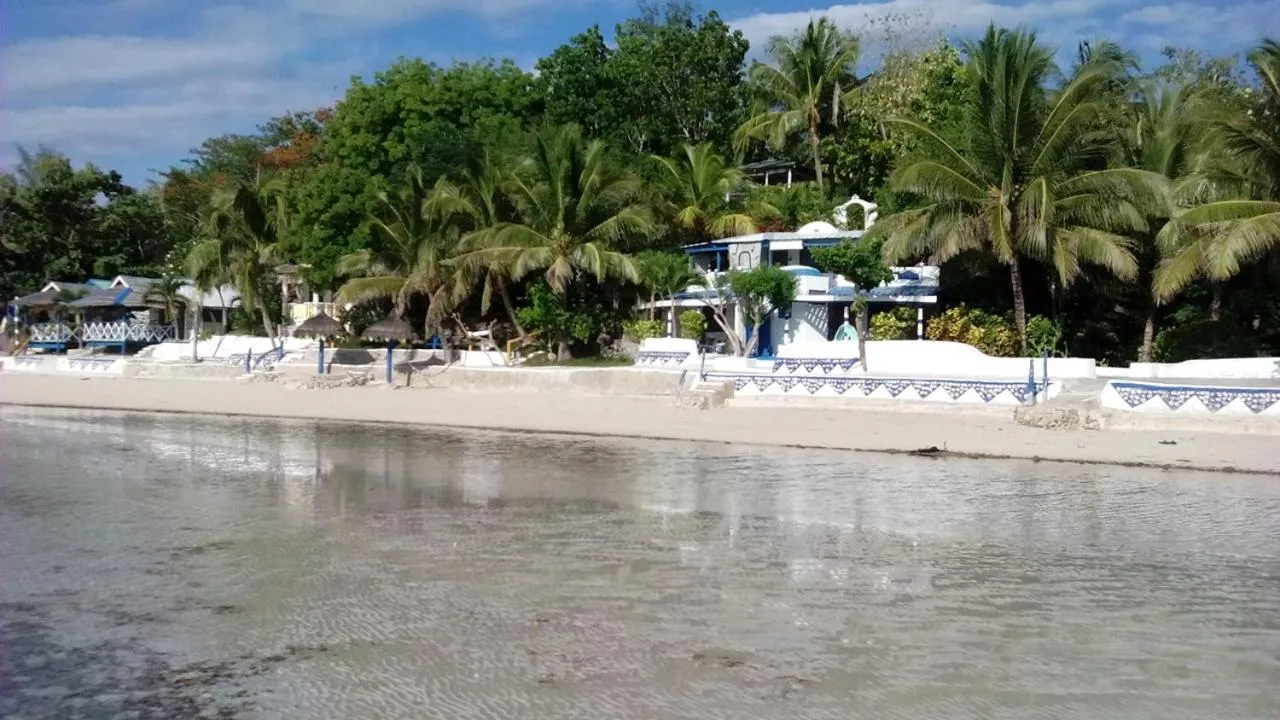 Casa de la Playa Beach Resort