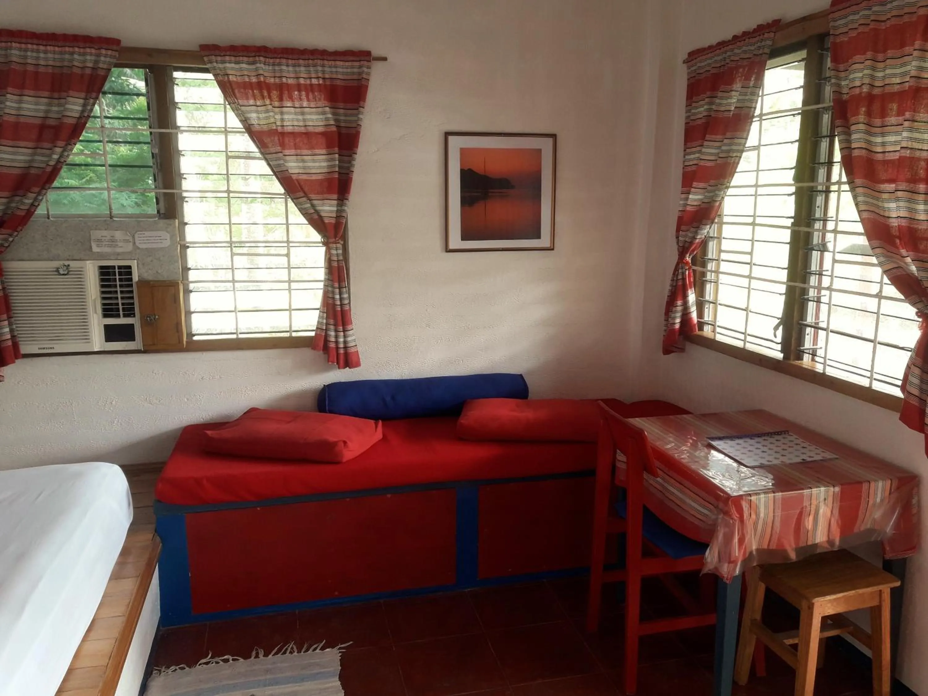 Living room, Bed in Casa de la Playa Beach Resort