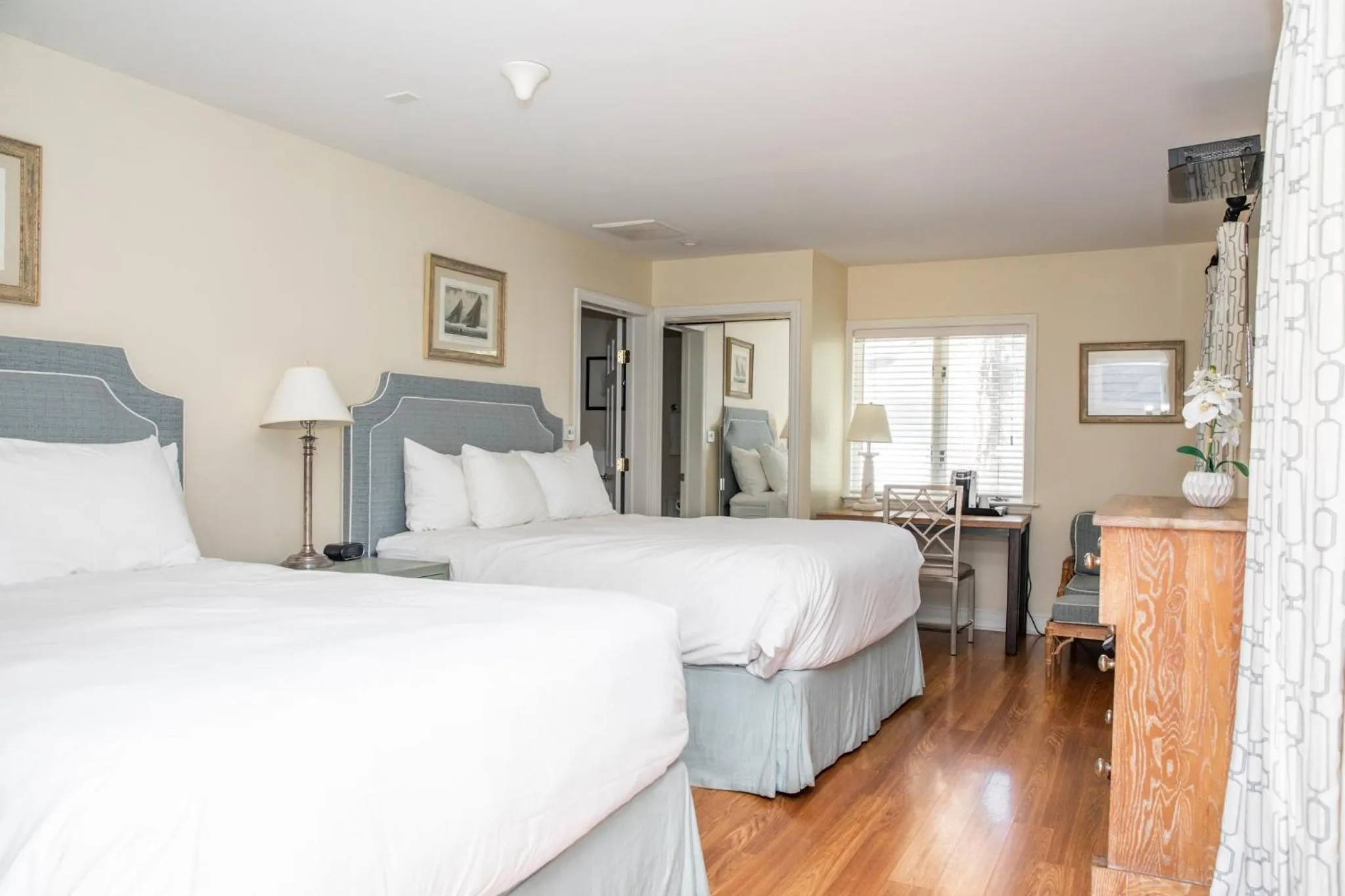 Bed in Three Village Inn