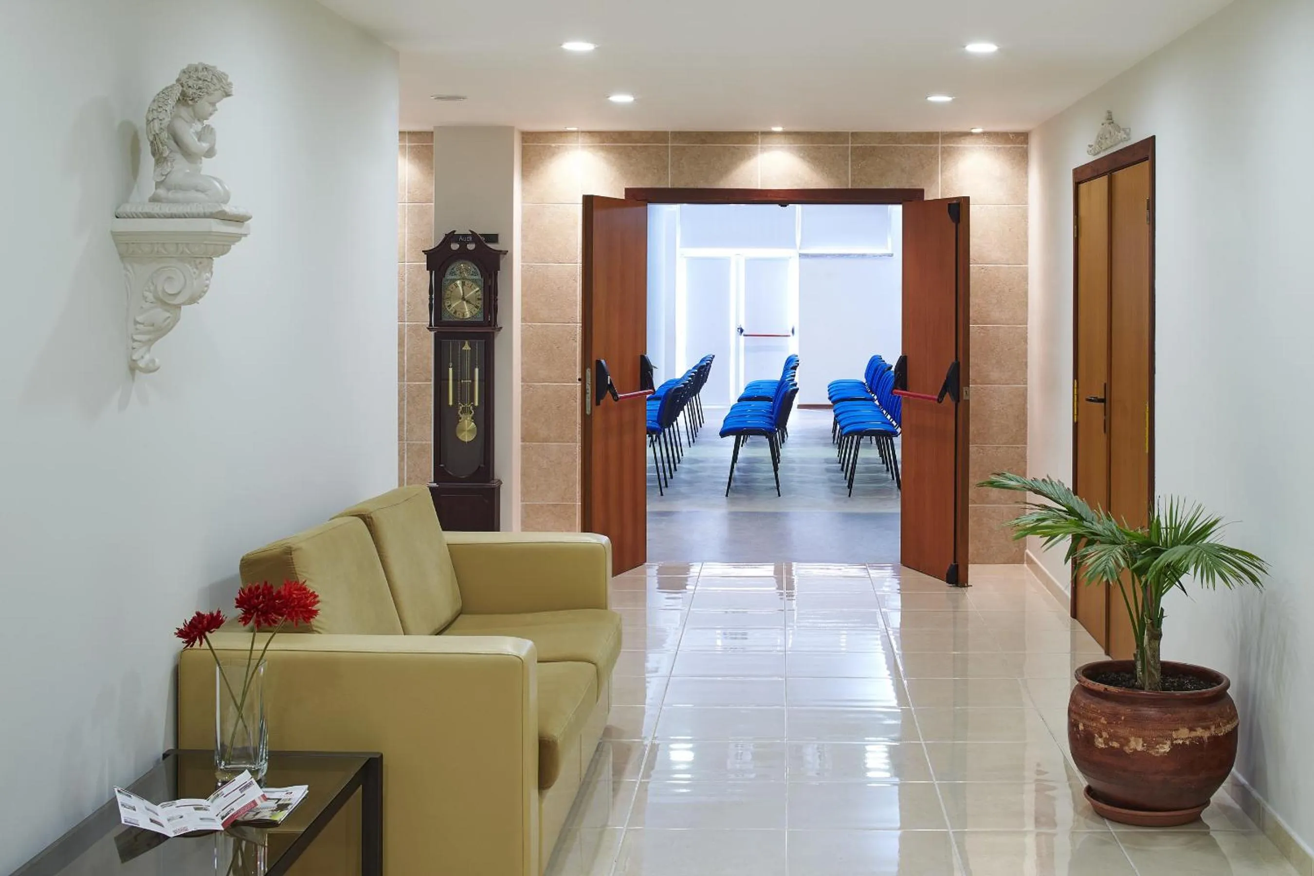 Business facilities, Lobby/Reception in Luna Fatima Hotel