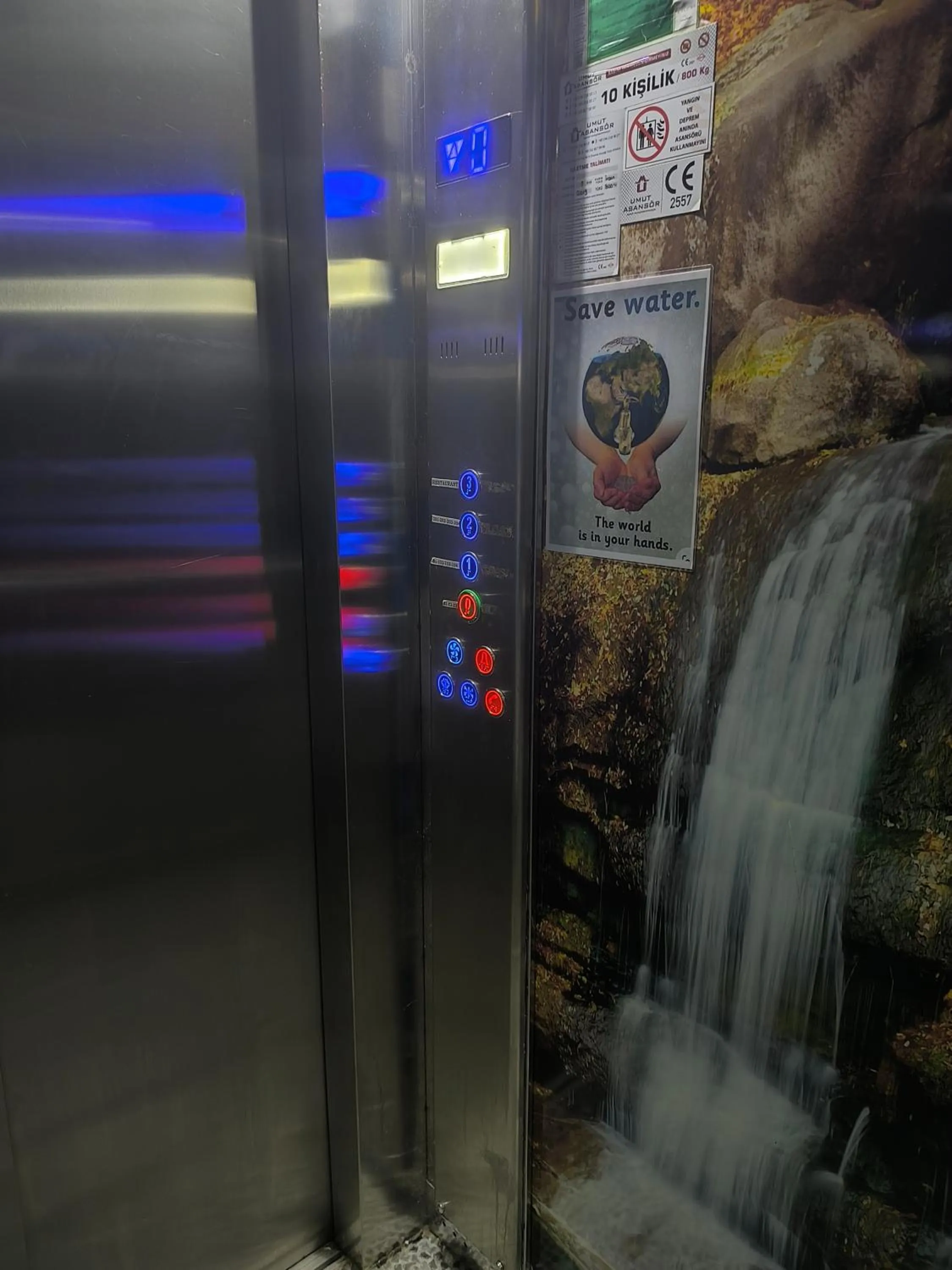 elevator in Hannapart Otel