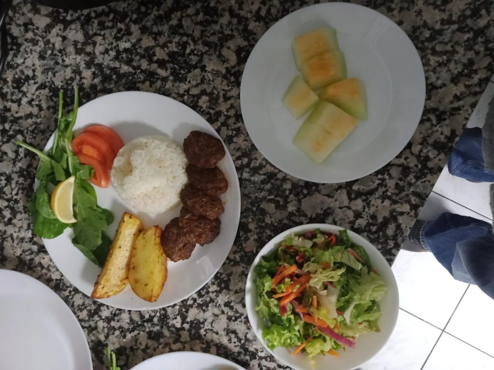 Restaurant/places to eat in Hannapart Otel