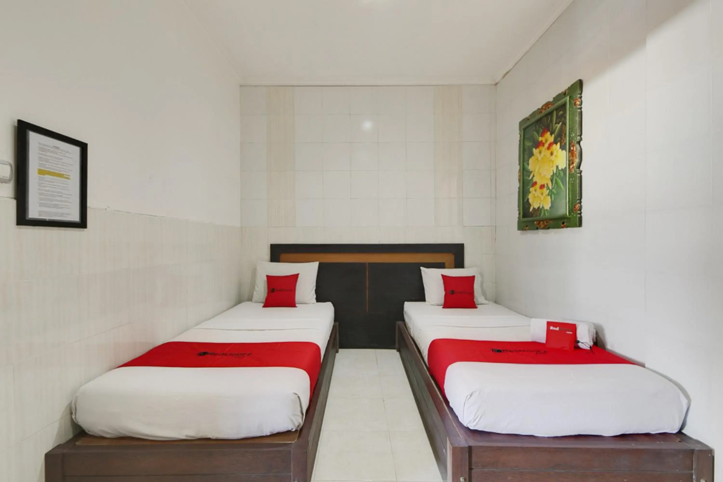 Bed in RedDoorz near Stadion Kompyang Sujana Bali Bed in RedDoorz near Stadion Kompyang Sujana Bali