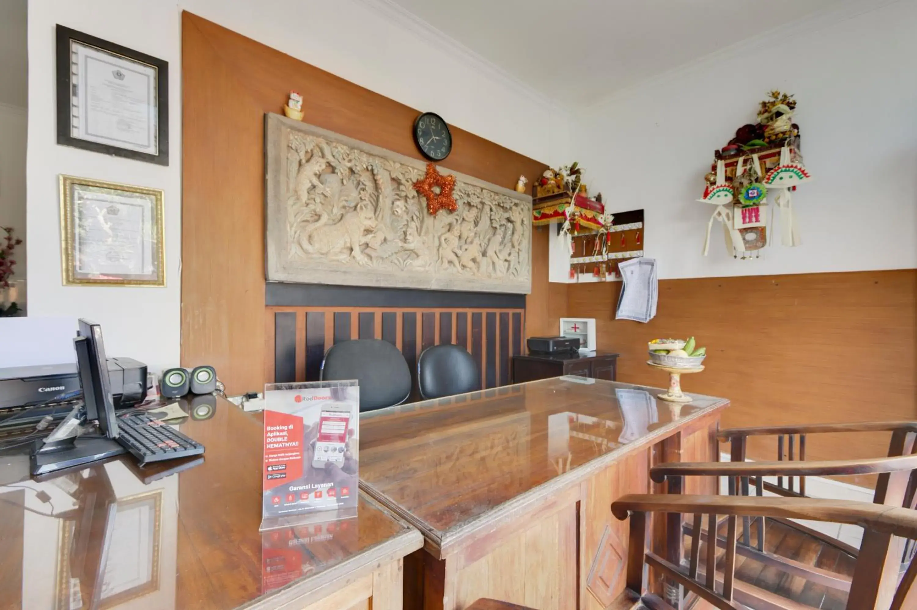 Facade/entrance in RedDoorz near Stadion Kompyang Sujana Bali Facade/entrance in RedDoorz near Stadion Kompyang Sujana Bali