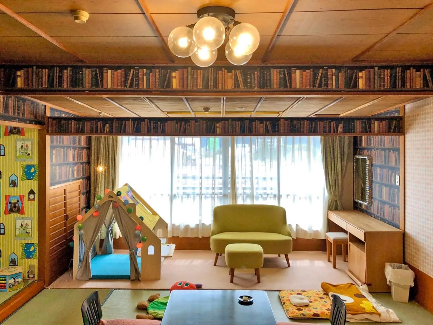 Photo of the whole room in Houshoutei