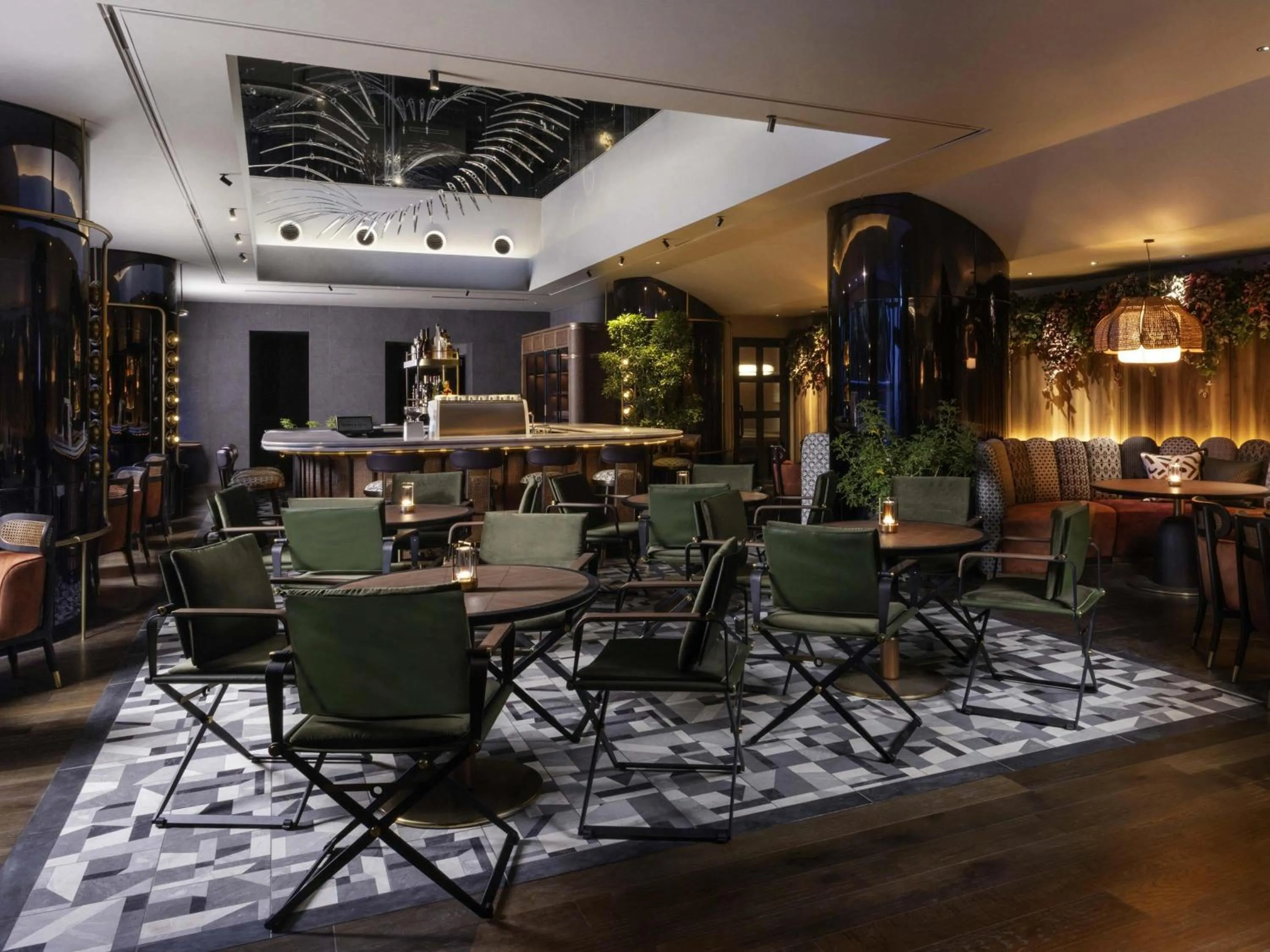 Restaurant/places to eat in Mercure Tokyo Hibiya