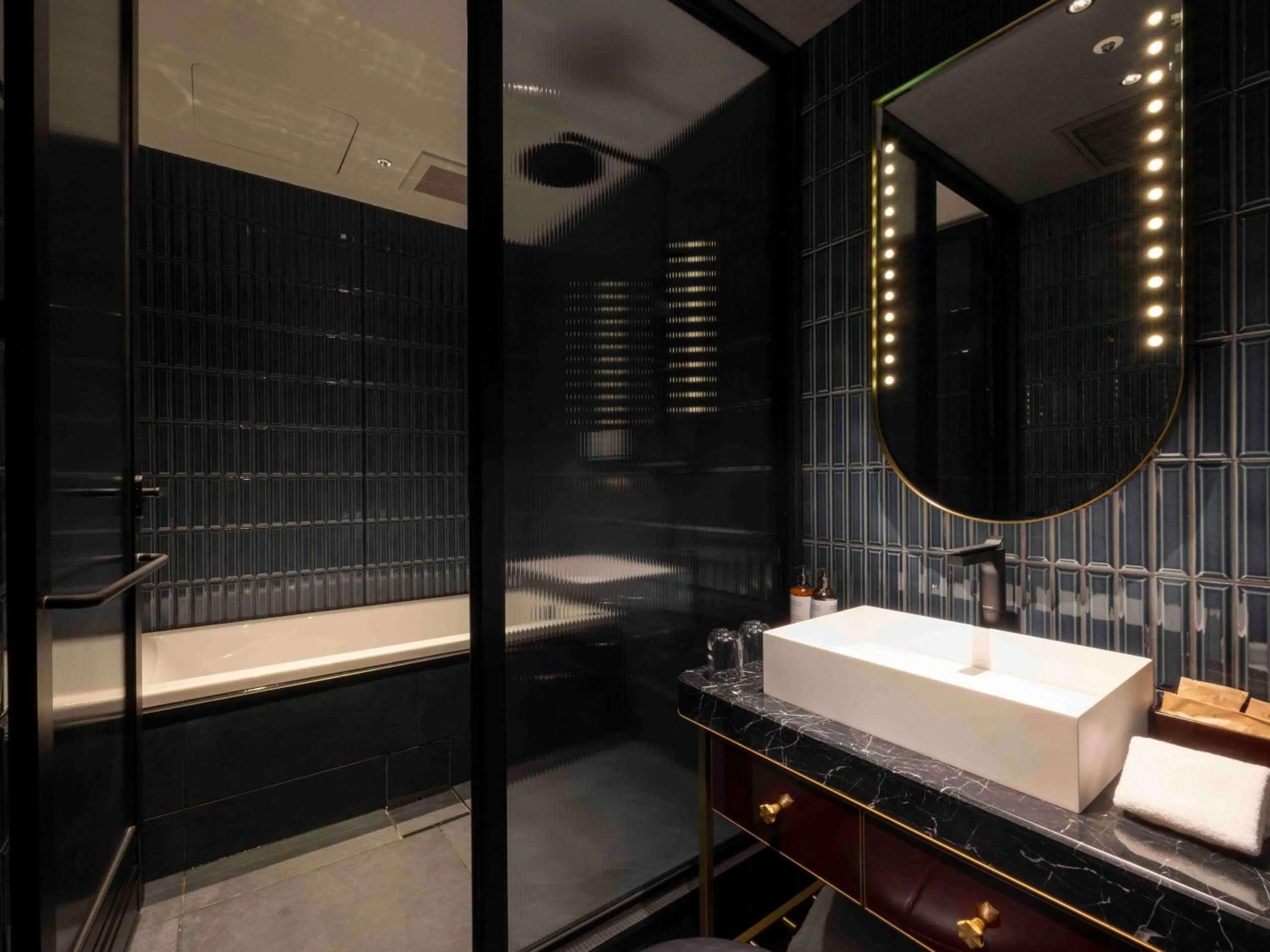 Bedroom in Mercure Tokyo Hibiya