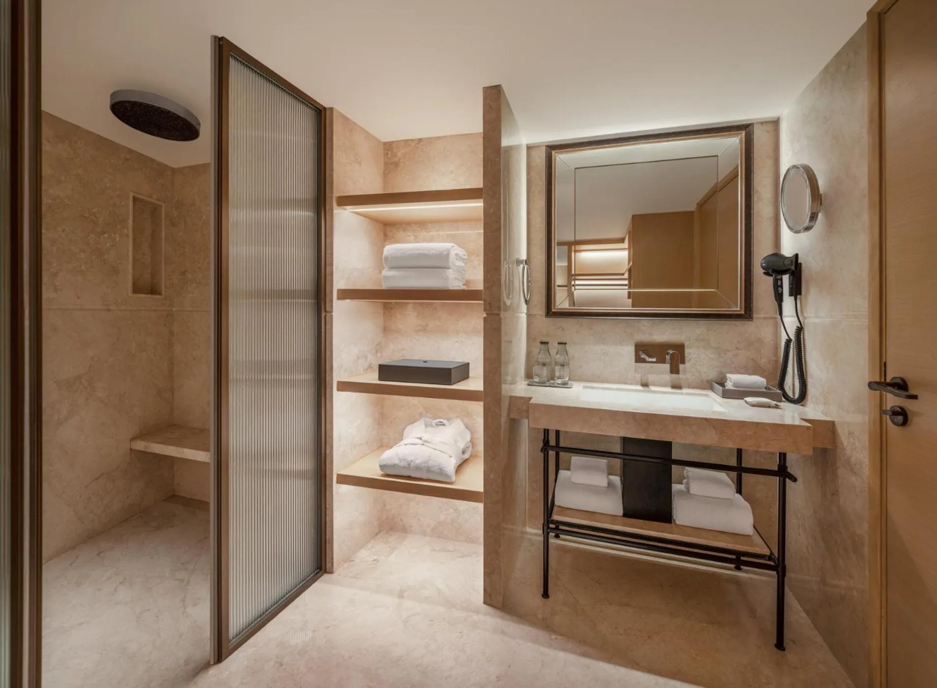 Bed in The Residency, Chennai