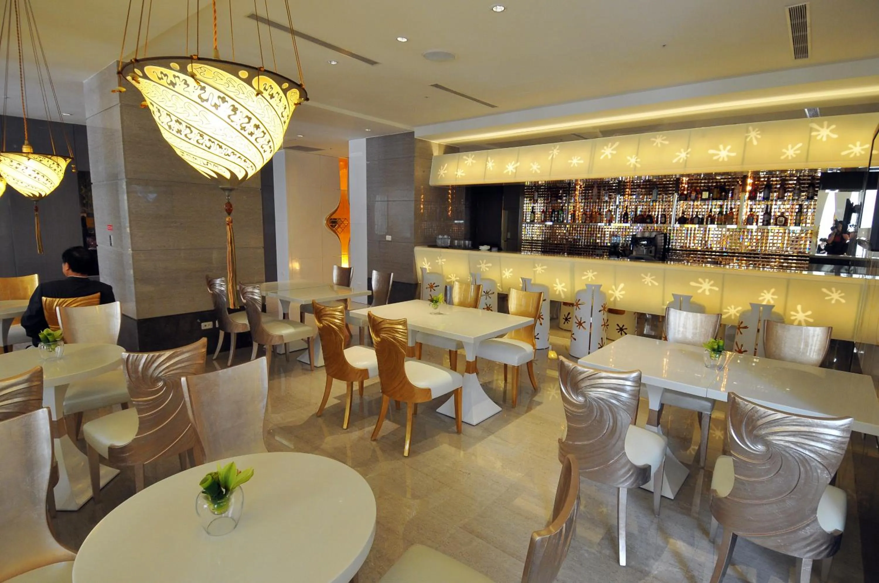 Restaurant/places to eat in Monarch Skyline Hotel-Near Taimall