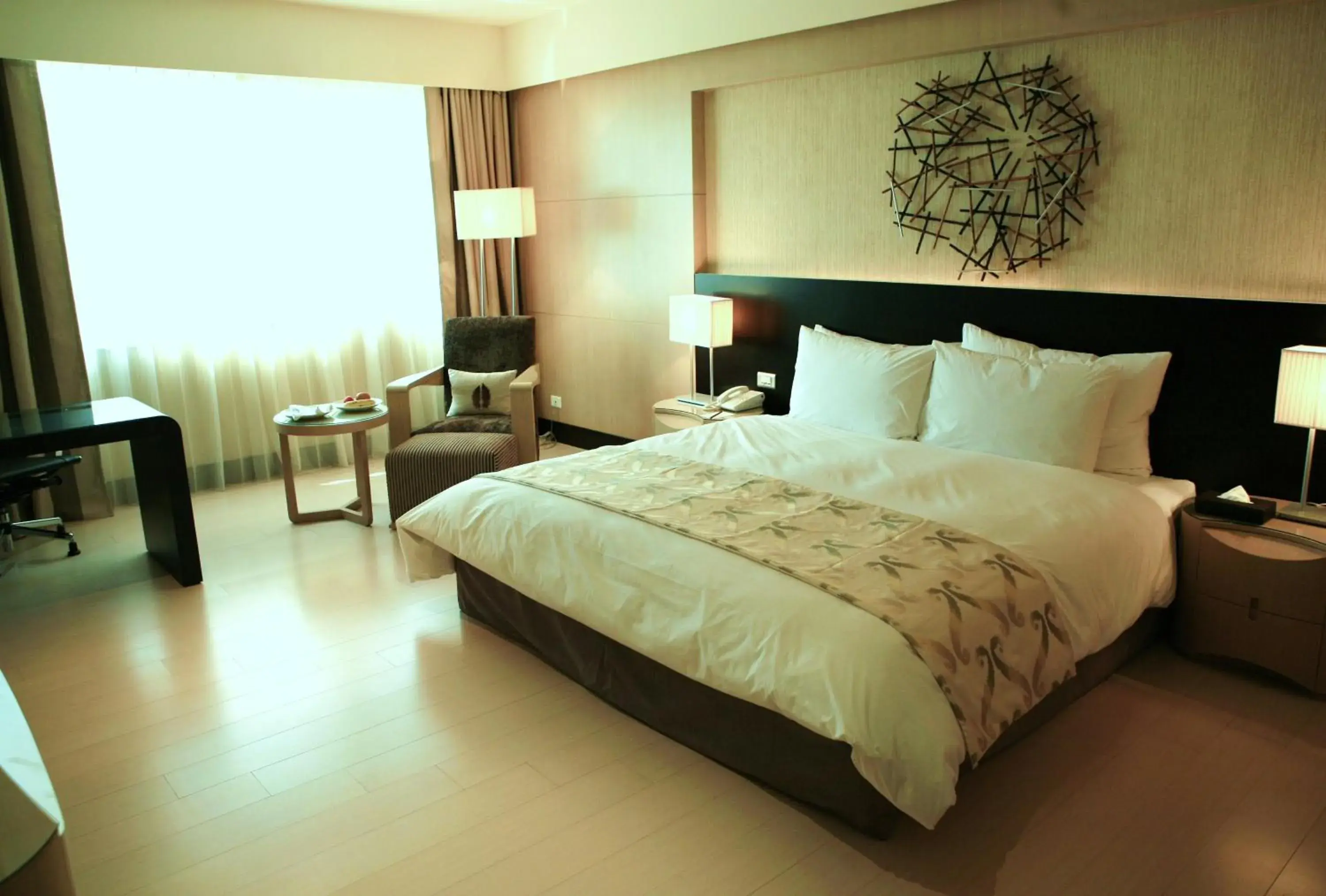 Photo of the whole room, Bed in Monarch Skyline Hotel-Near Taimall Photo of the whole room, Bed in Monarch Skyline Hotel-Near Taimall