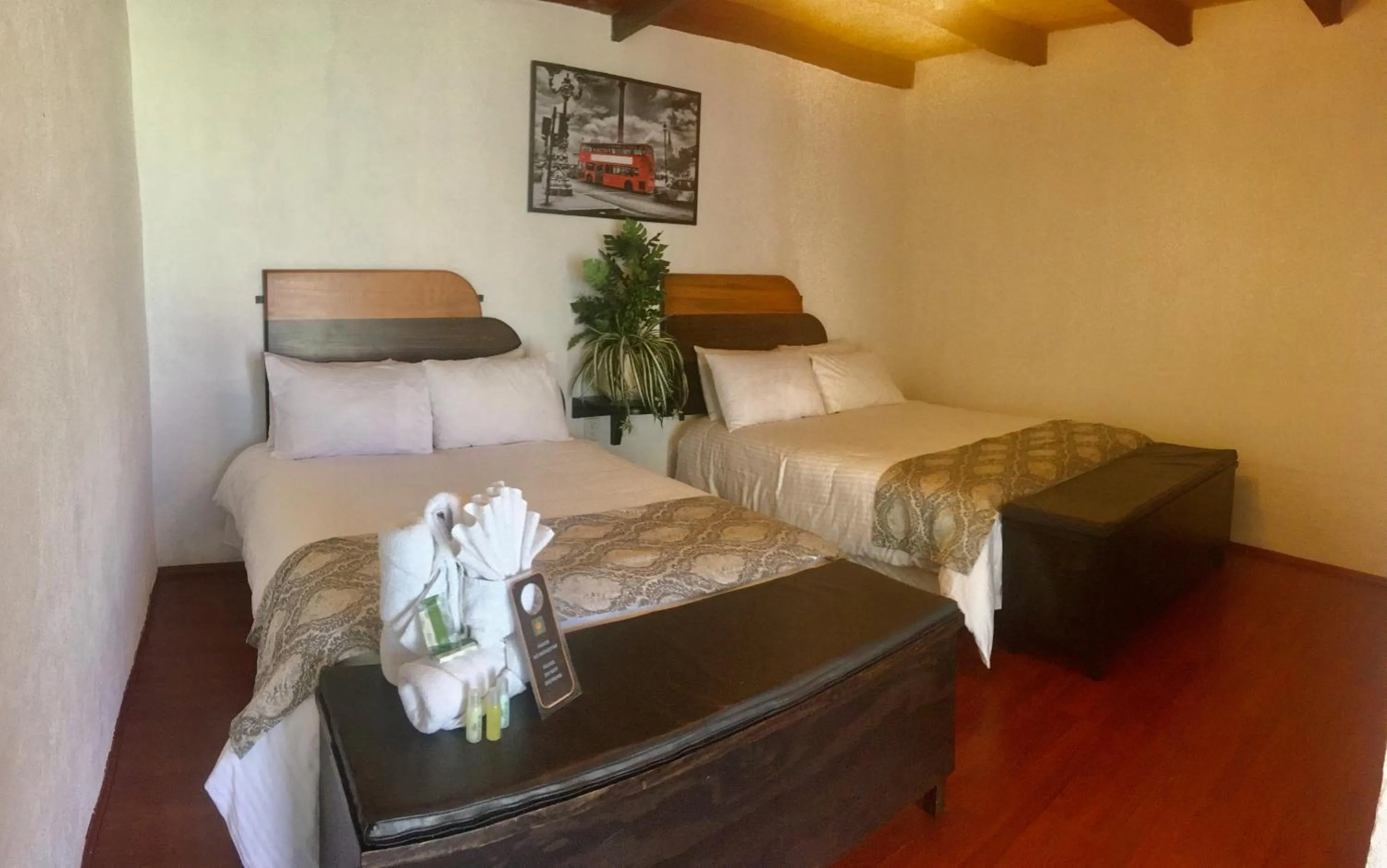 Bed in Regis Hotel Boutique