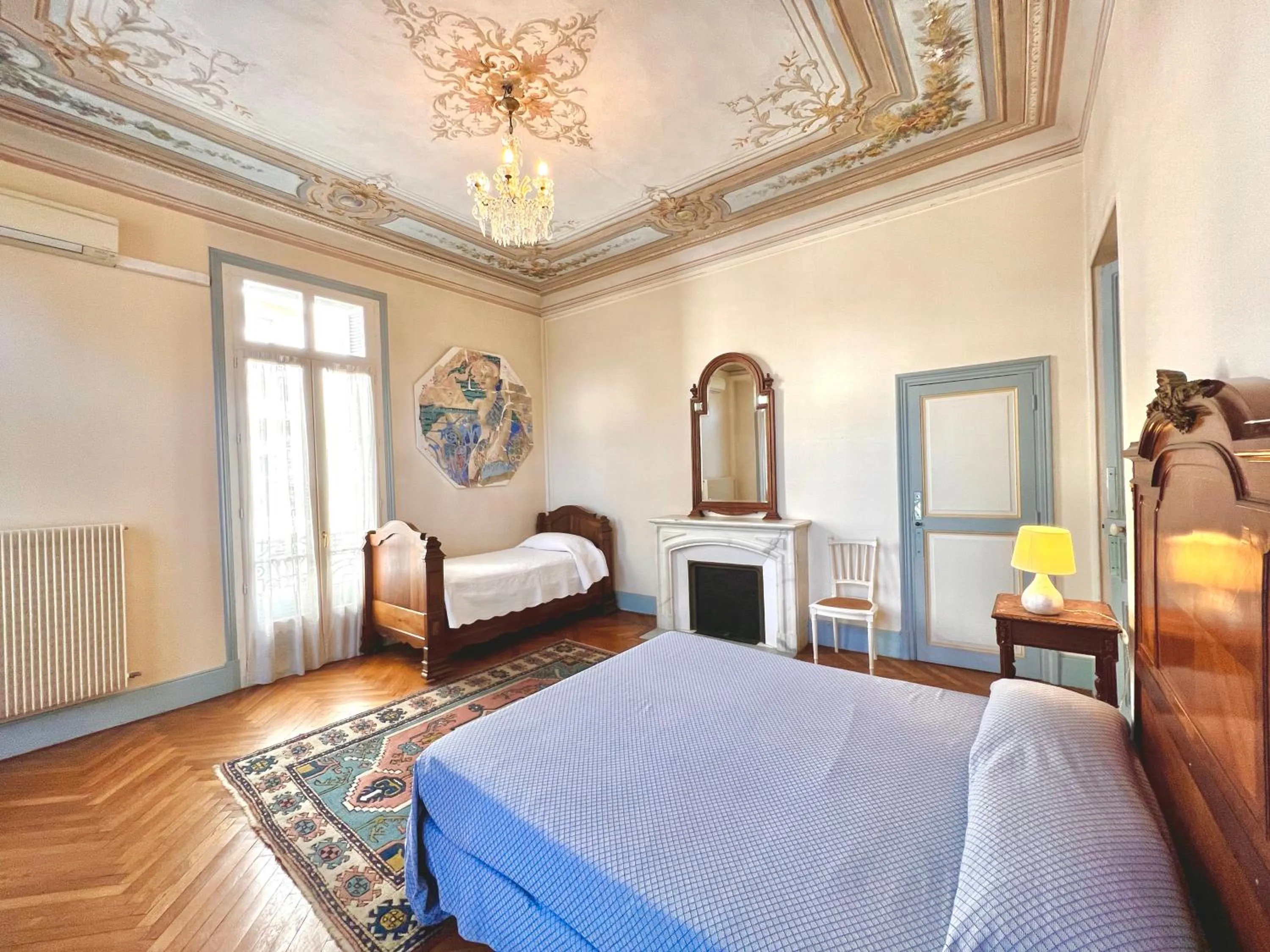 Photo of the whole room, Bed in Résidence La Villa Léonie