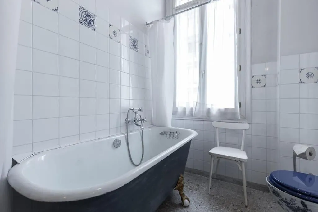 Bath in Résidence La Villa Léonie