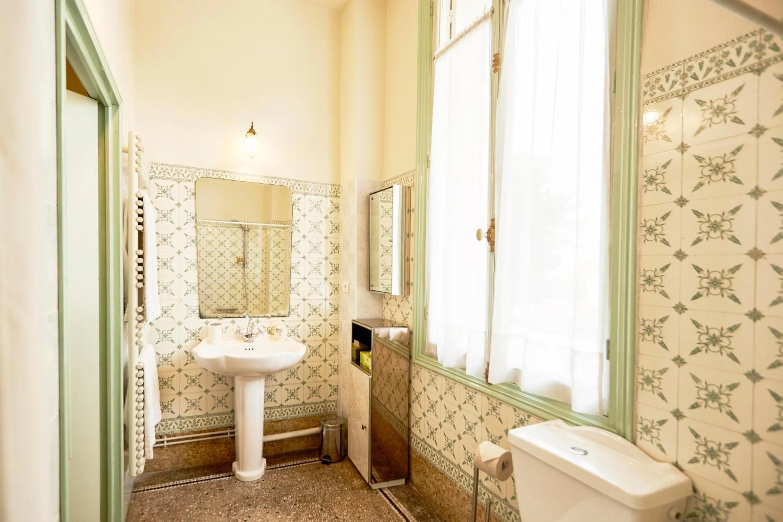 Shower in Résidence La Villa Léonie