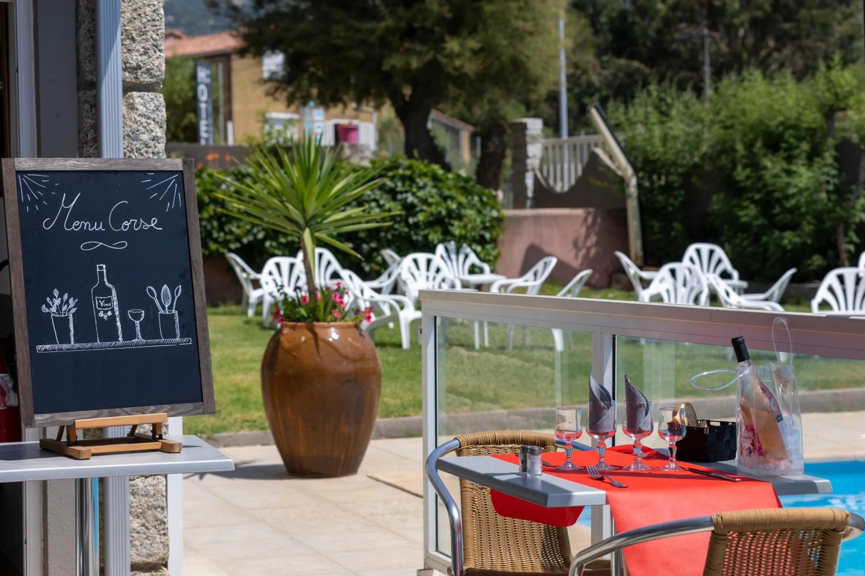 Restaurant/places to eat in Hotel Arcu Di Sole