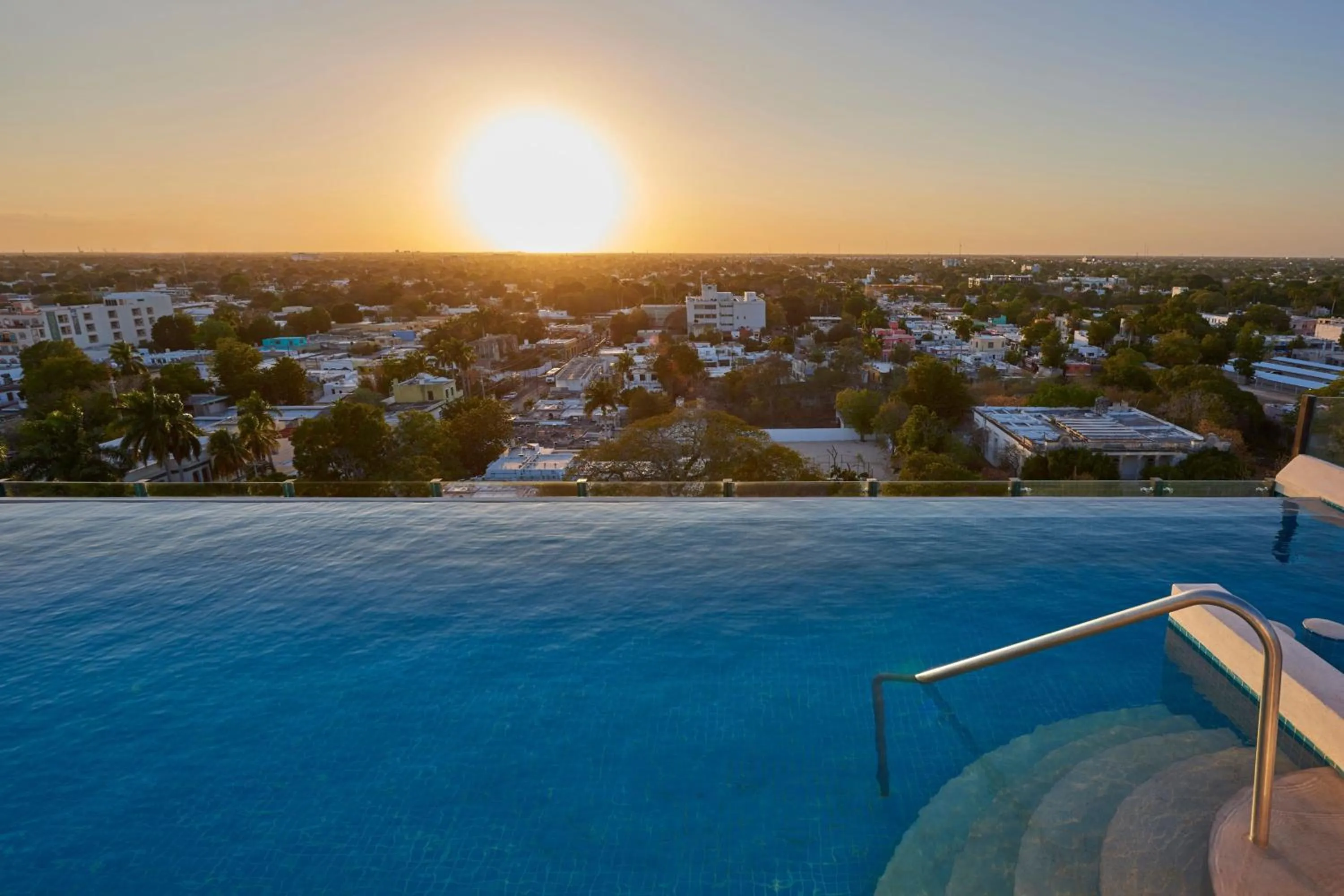 Swimming pool in City Express Plus by Marriott Merida