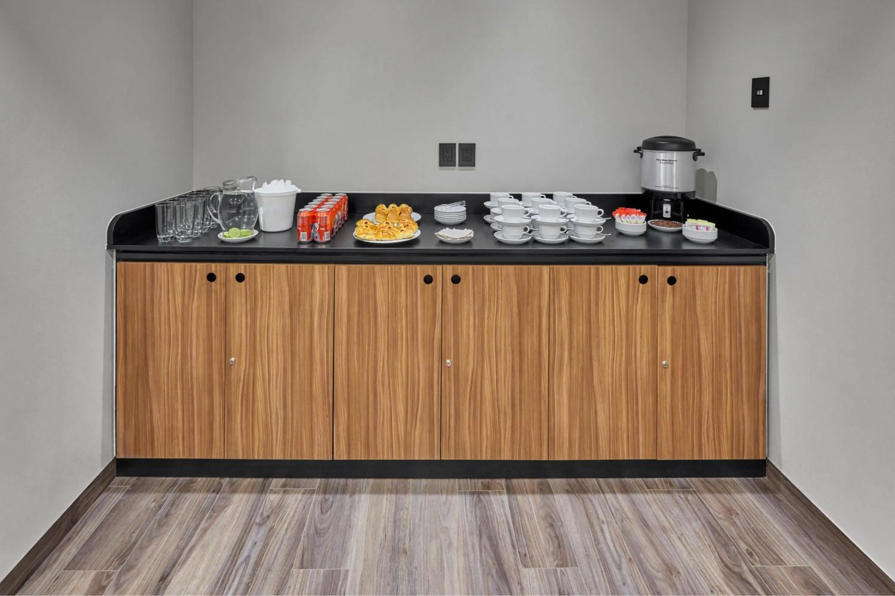 Meeting/conference room in City Express Plus by Marriott Merida