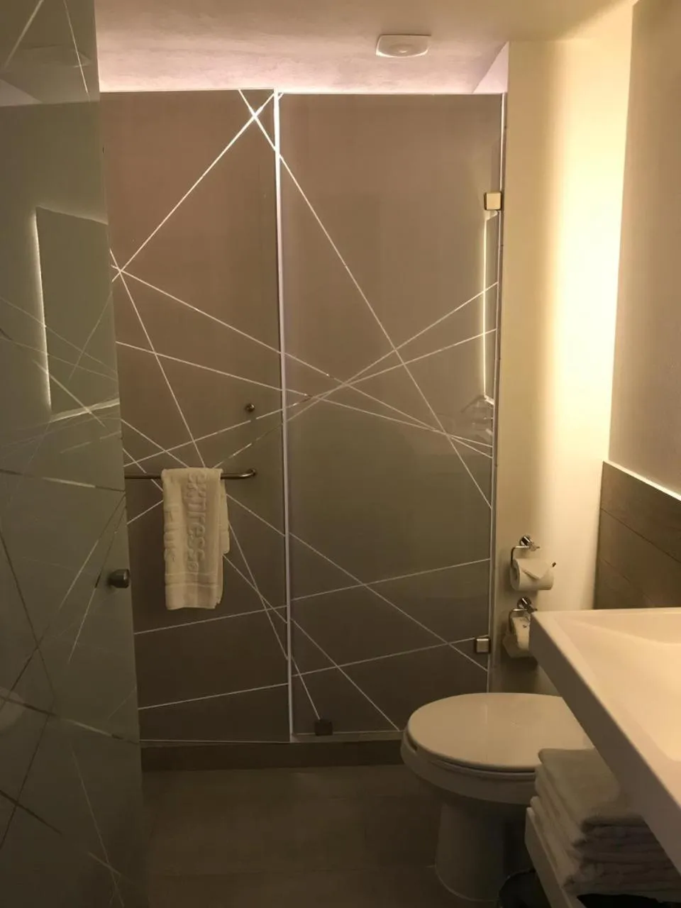 Toilet in City Express Plus by Marriott Merida