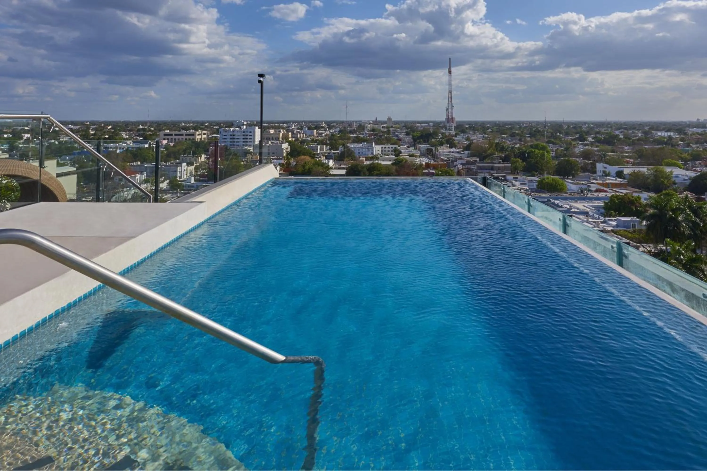 Swimming pool in City Express Plus by Marriott Merida