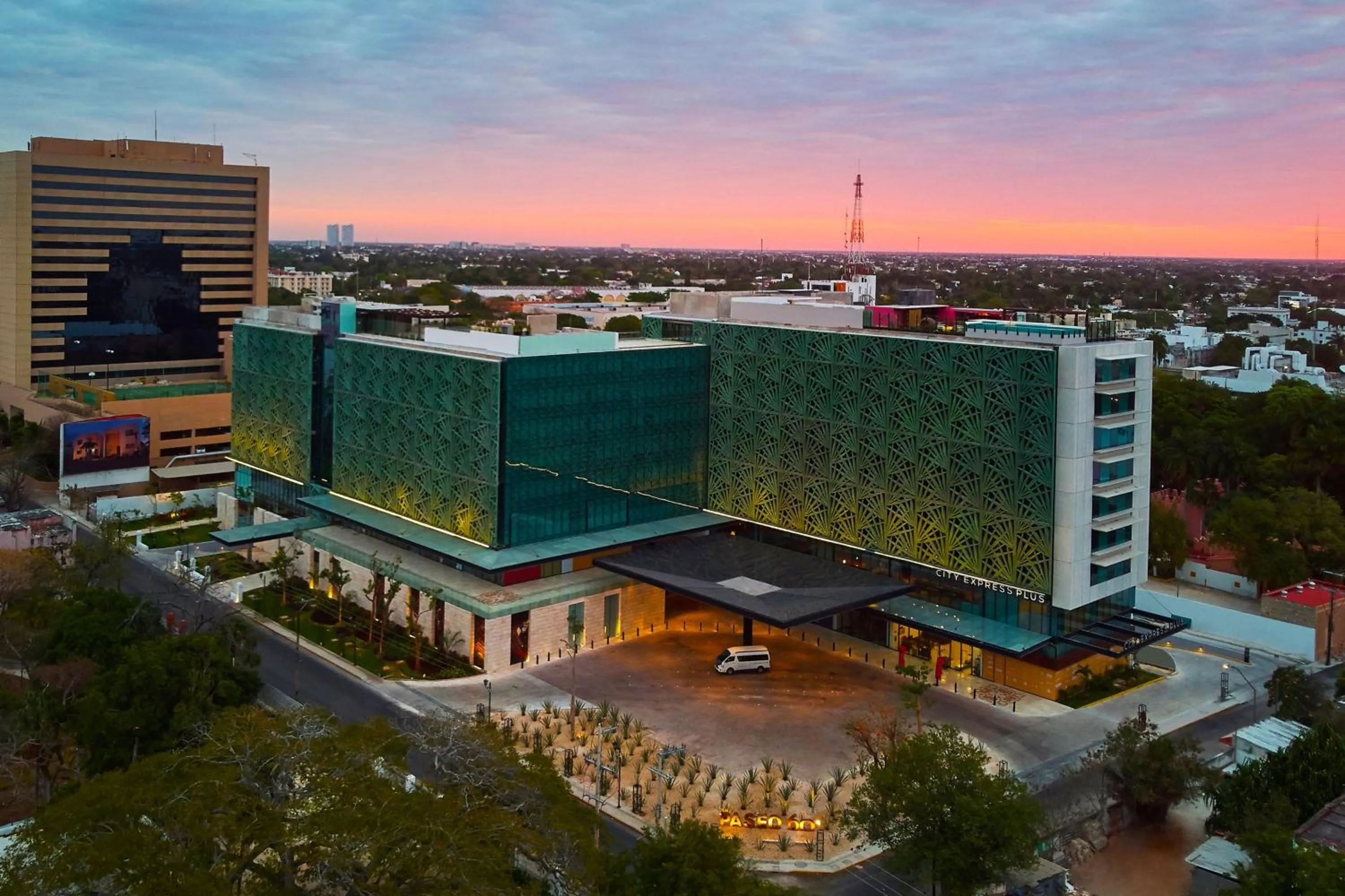 Property building in City Express Plus by Marriott Merida