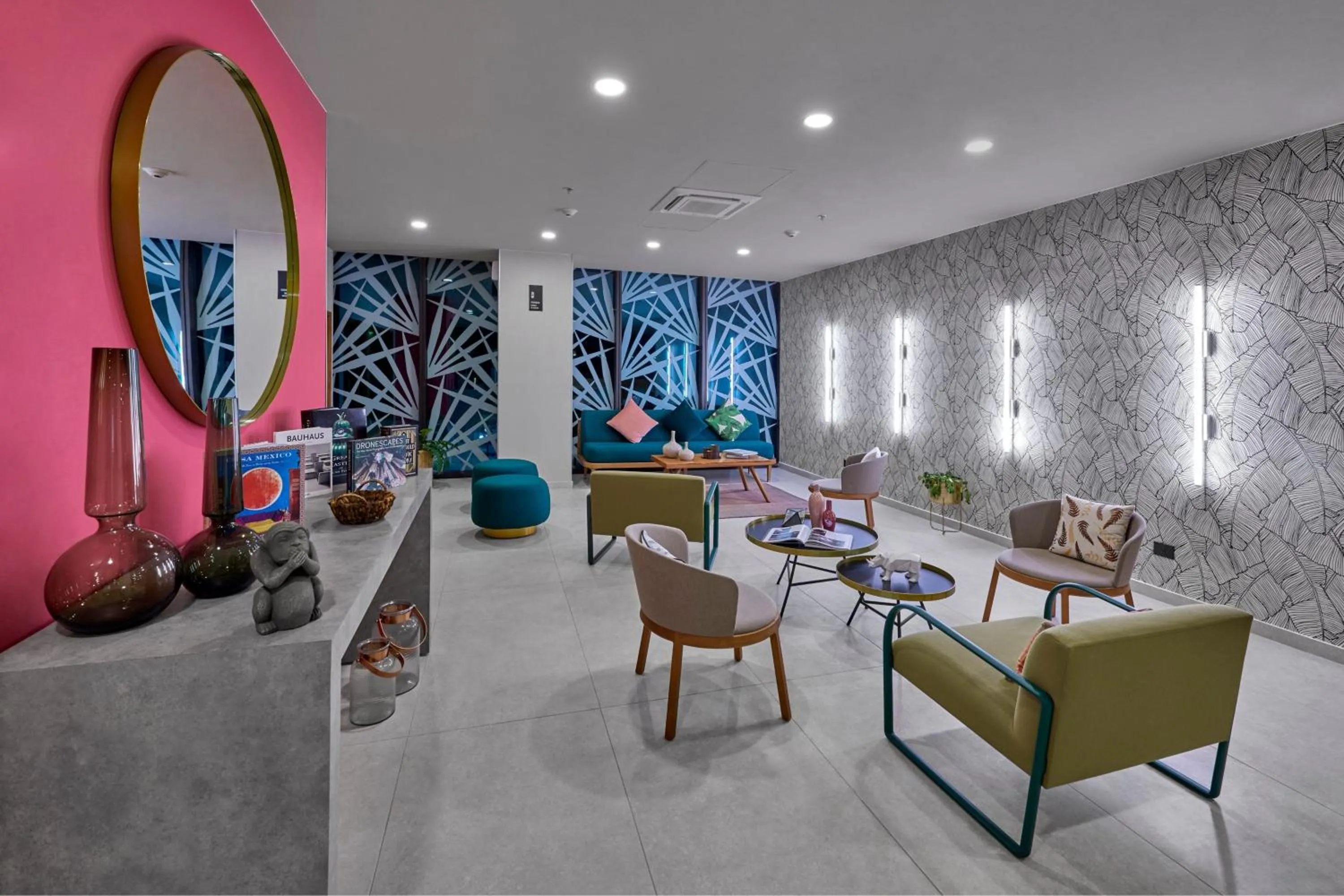 Lobby or reception in City Express Plus by Marriott Merida