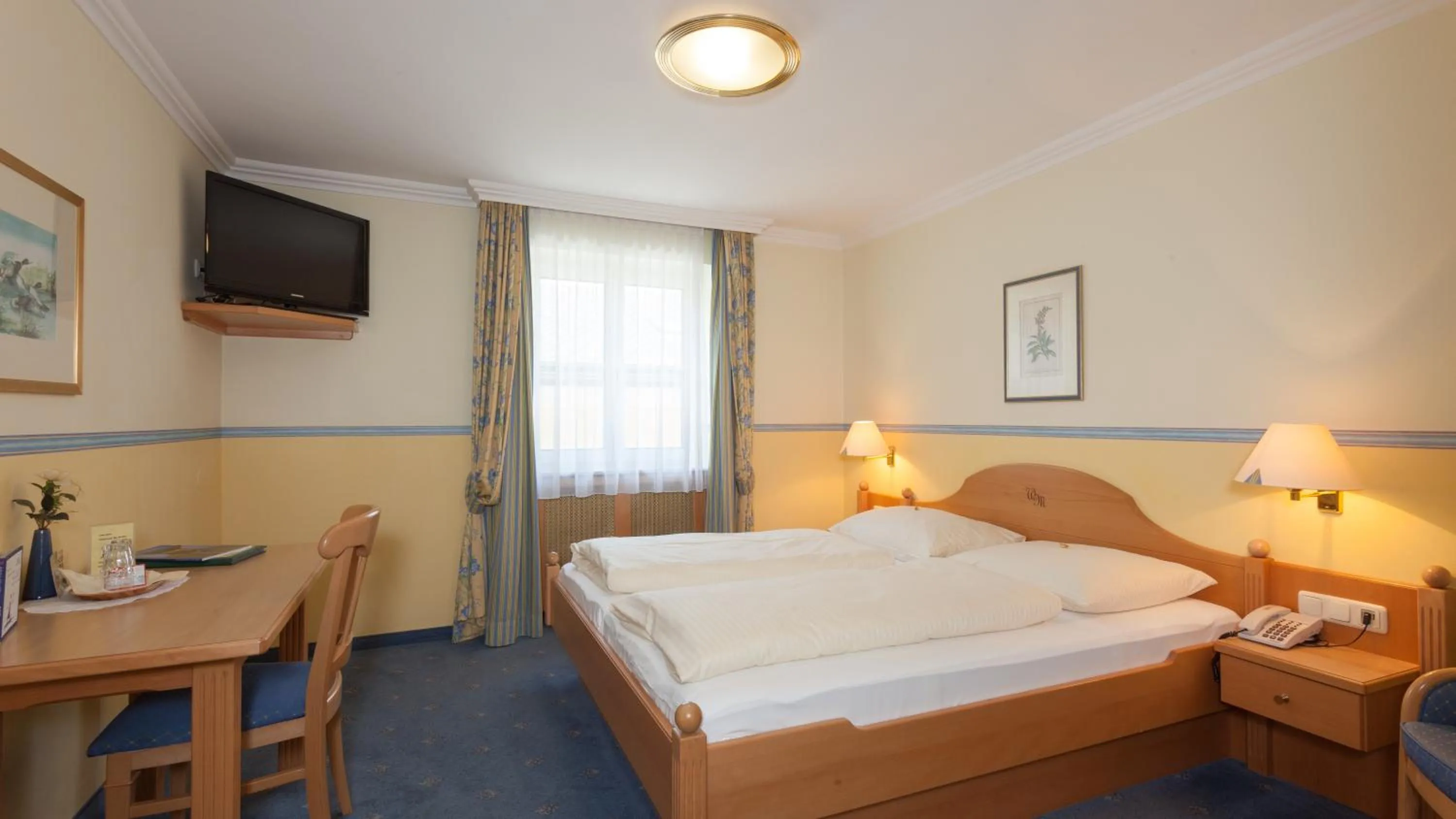 Photo of the whole room, Bed in Hotel-Pension Wagnermigl