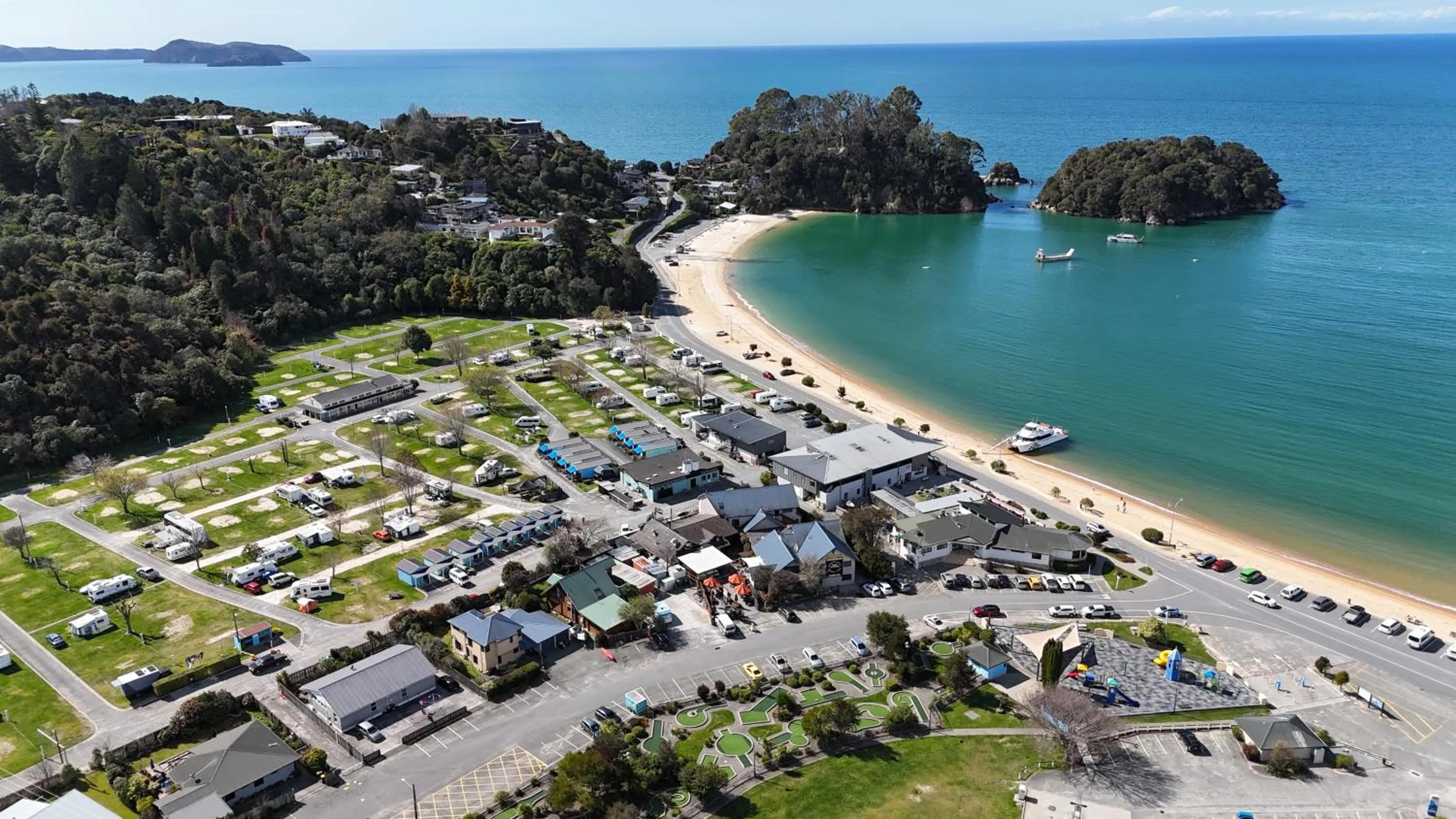 Kaiteriteri Recreation Reserve Cabins