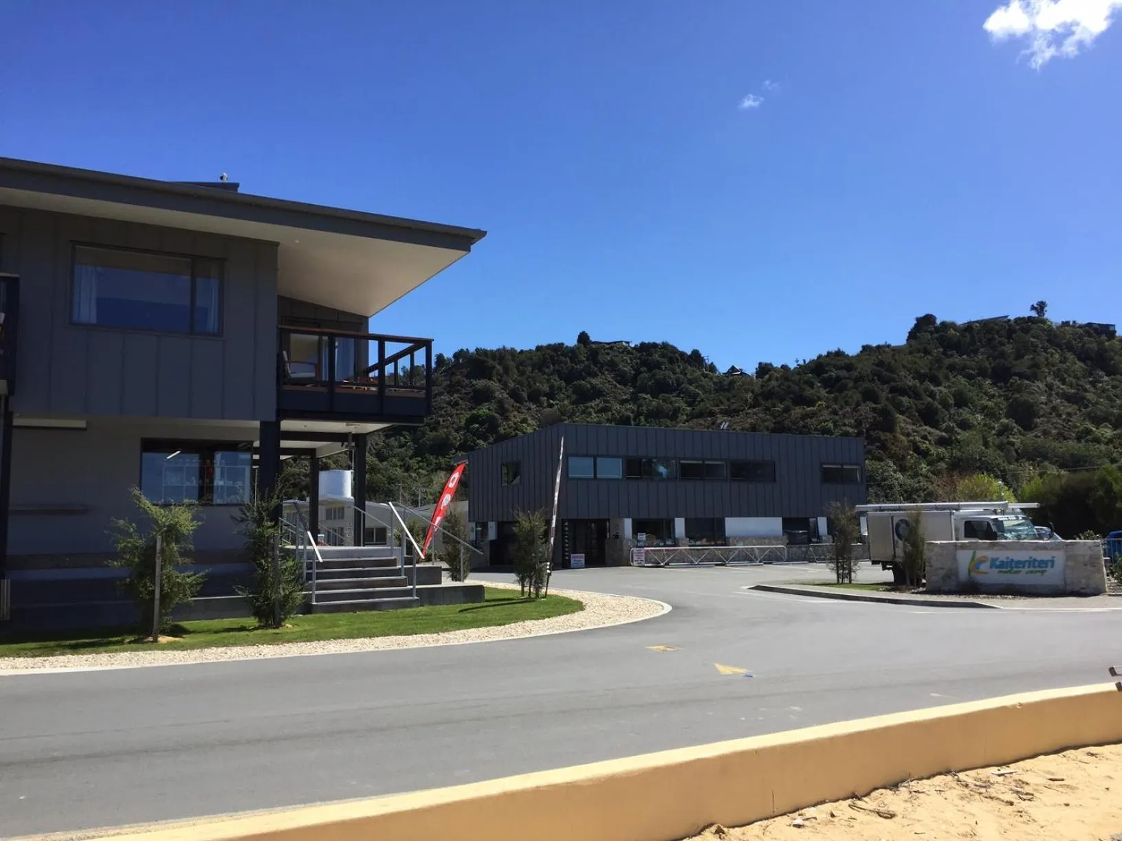 Facade/entrance in Kaiteriteri Recreation Reserve Cabins