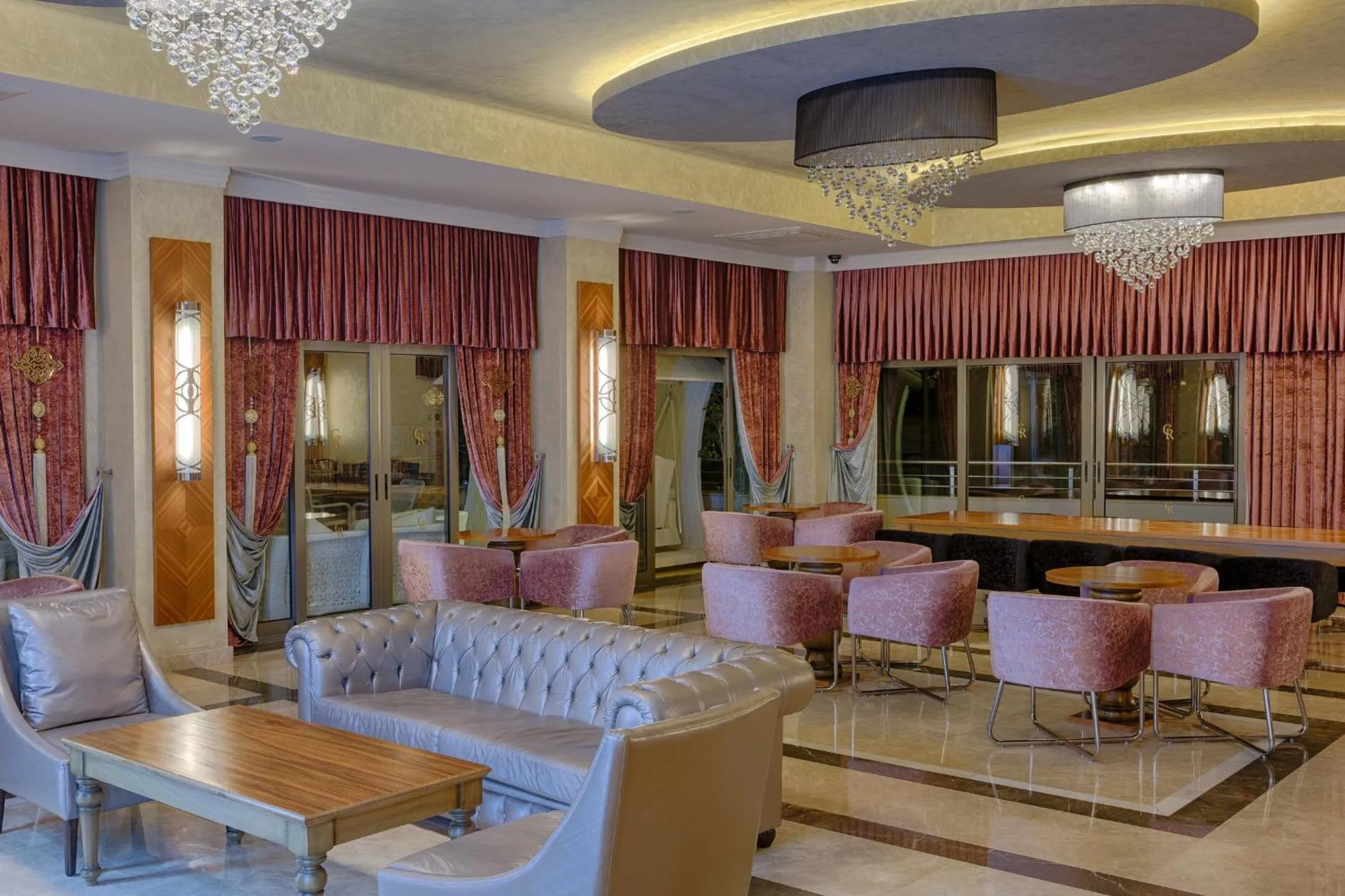 Communal lounge/ TV room in Golden Rock Beach