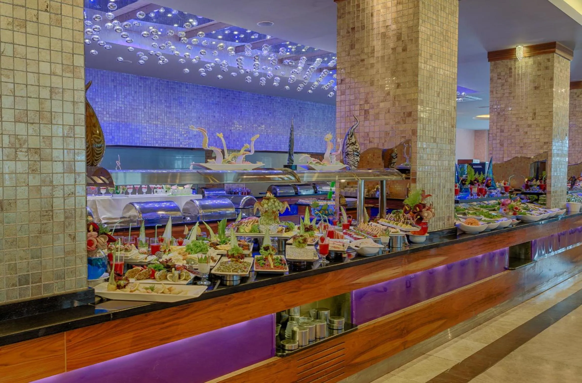 Restaurant/places to eat in Golden Rock Beach