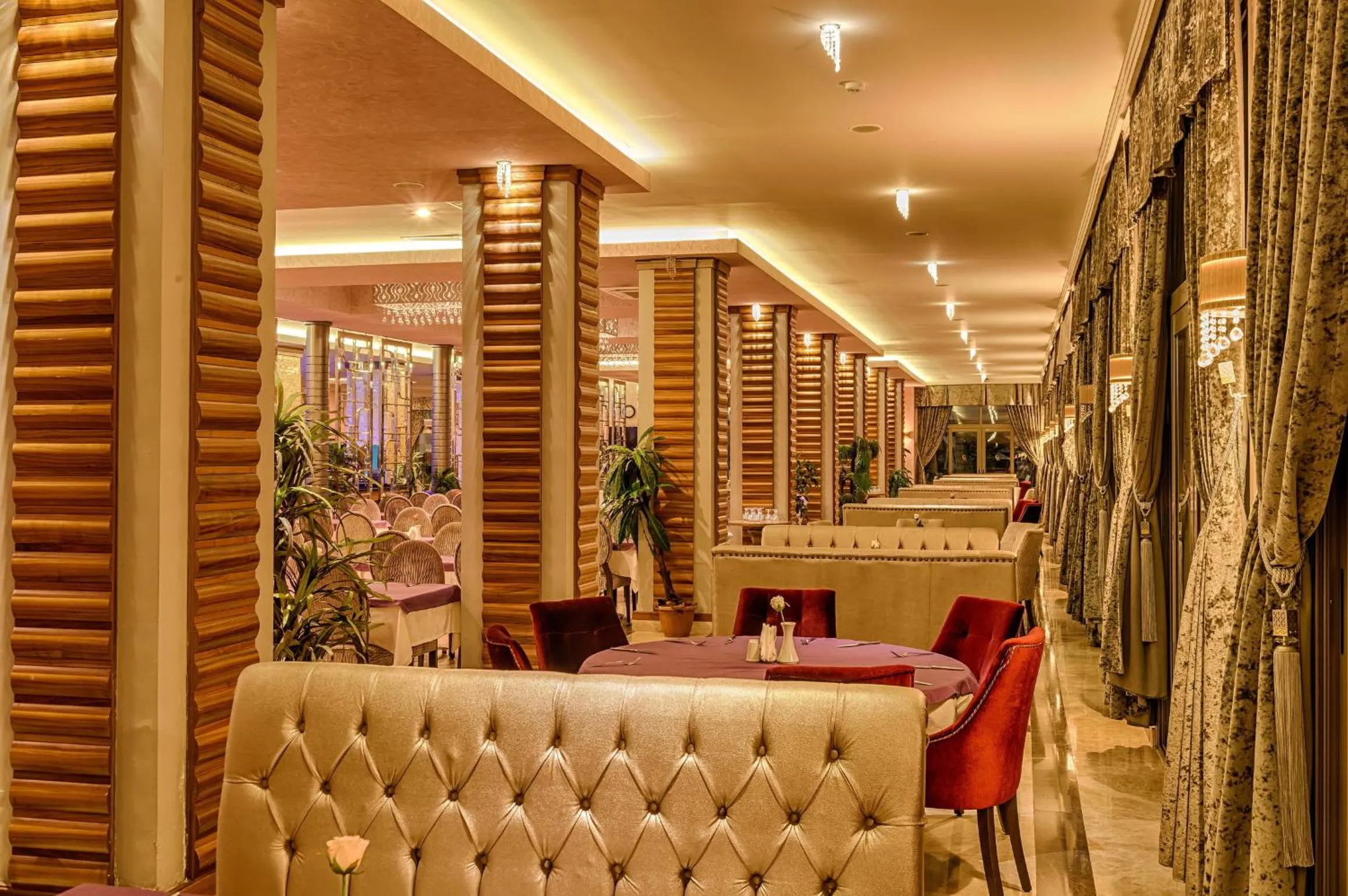 Restaurant/places to eat in Golden Rock Beach