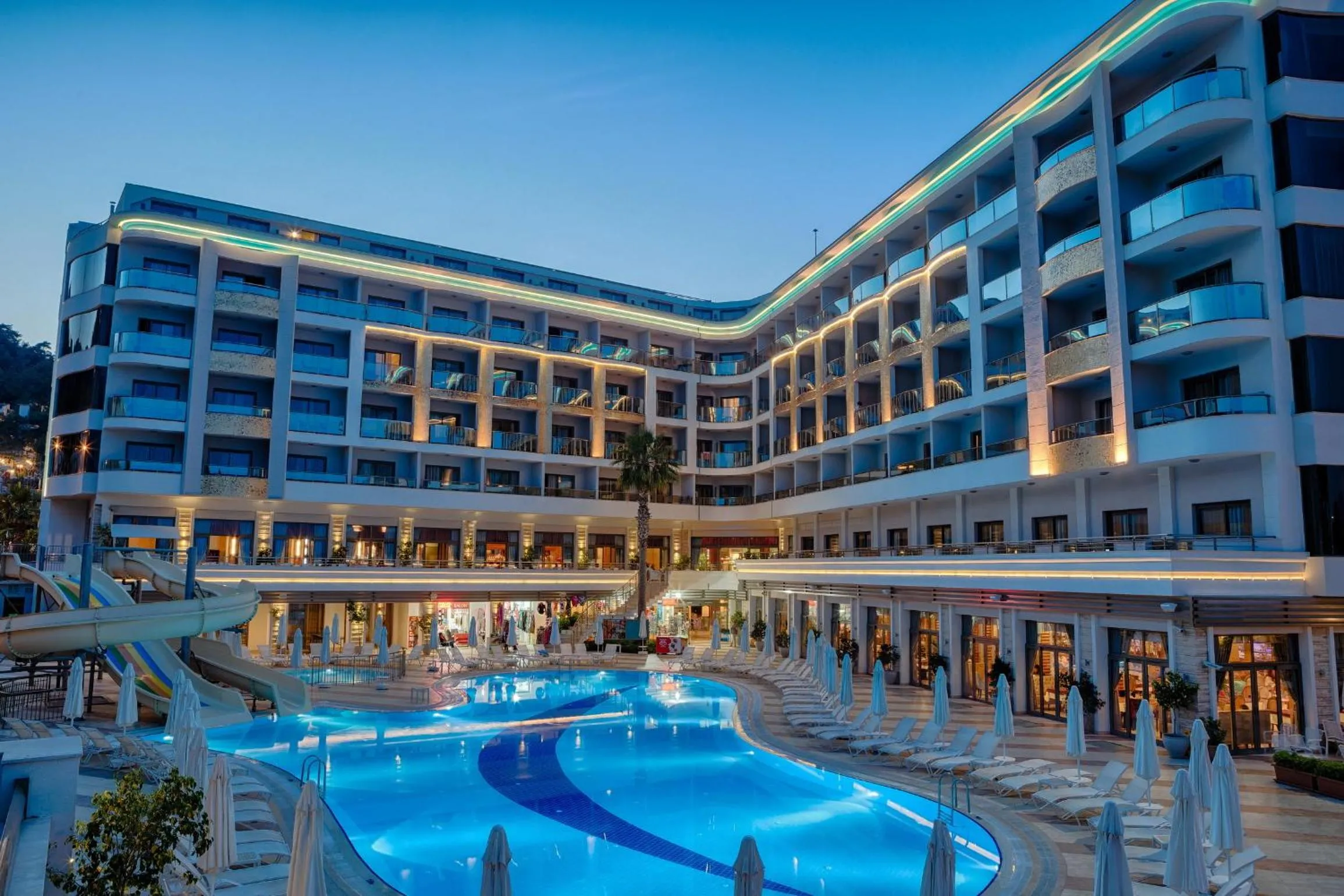 Swimming pool in Golden Rock Beach