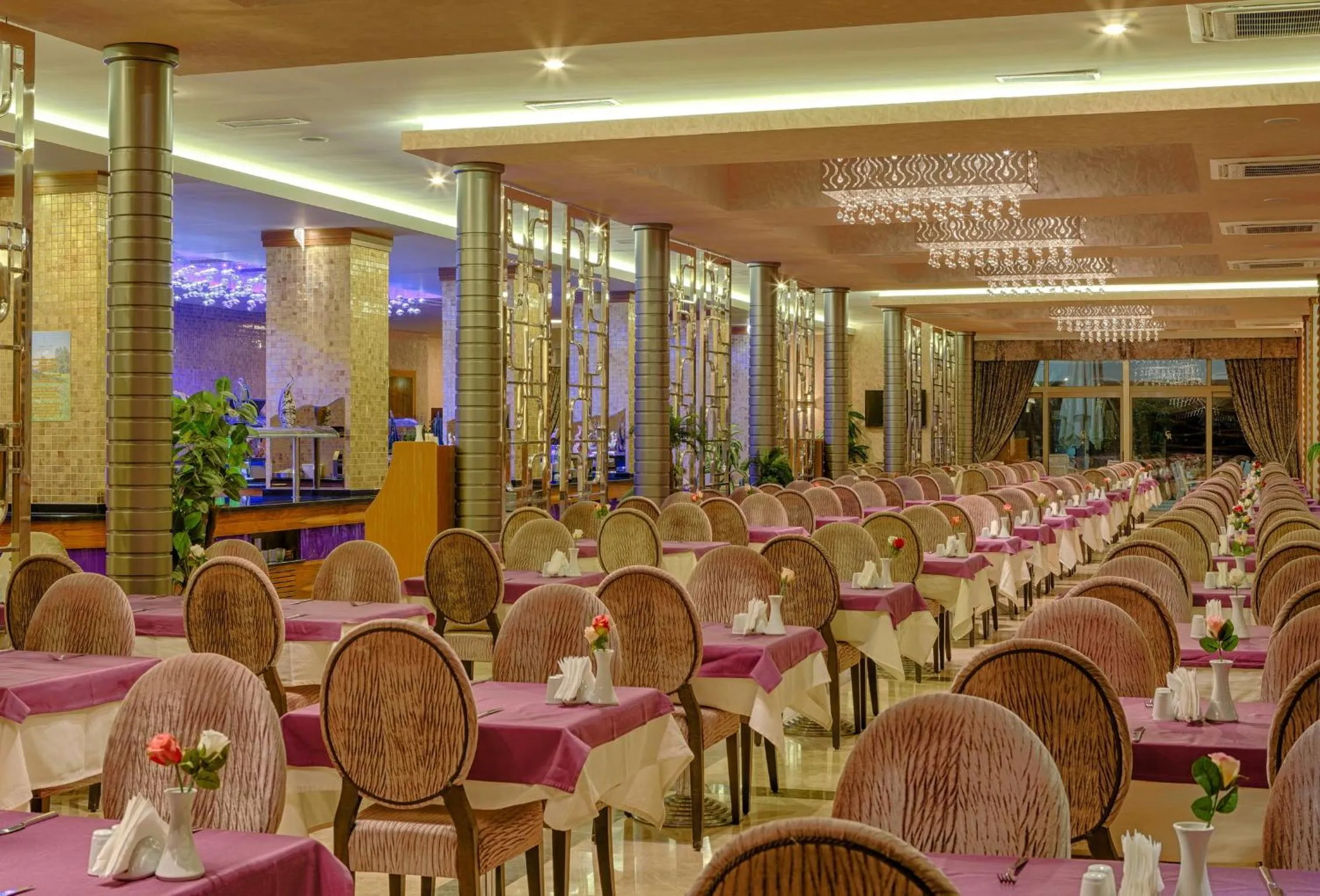 Restaurant/places to eat in Golden Rock Beach