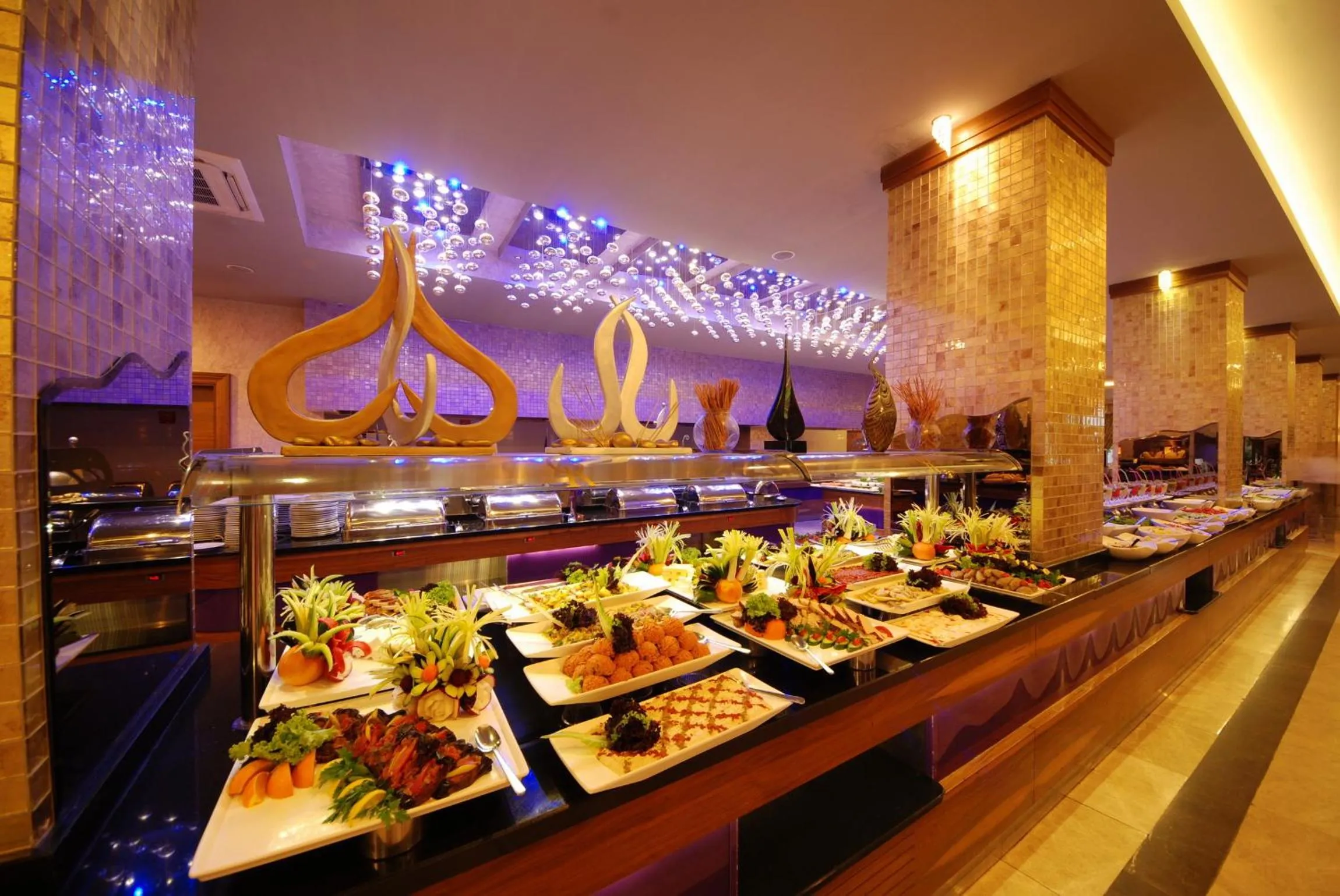 Restaurant/places to eat in Golden Rock Beach