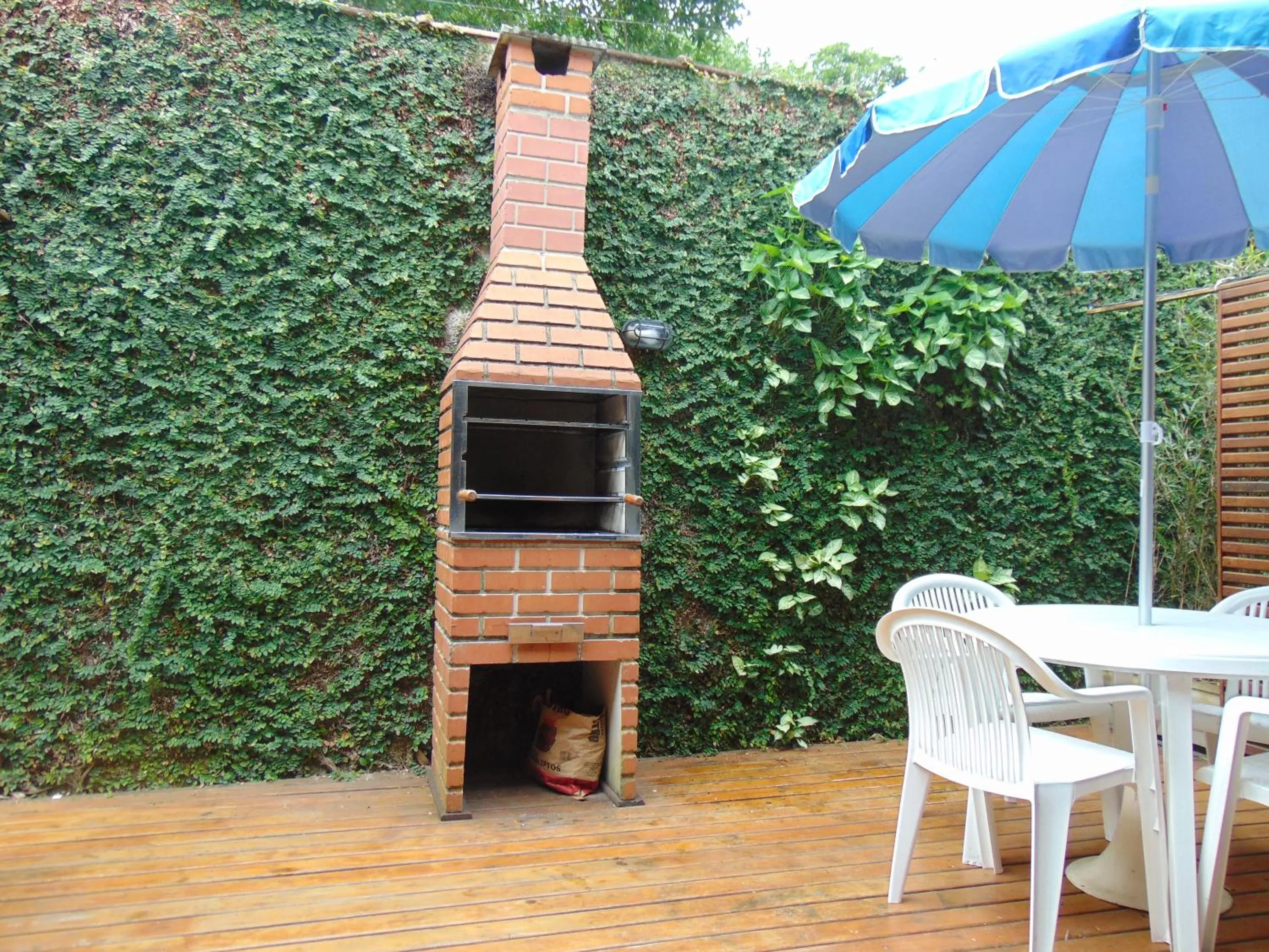 BBQ facilities in Casa em condomínio