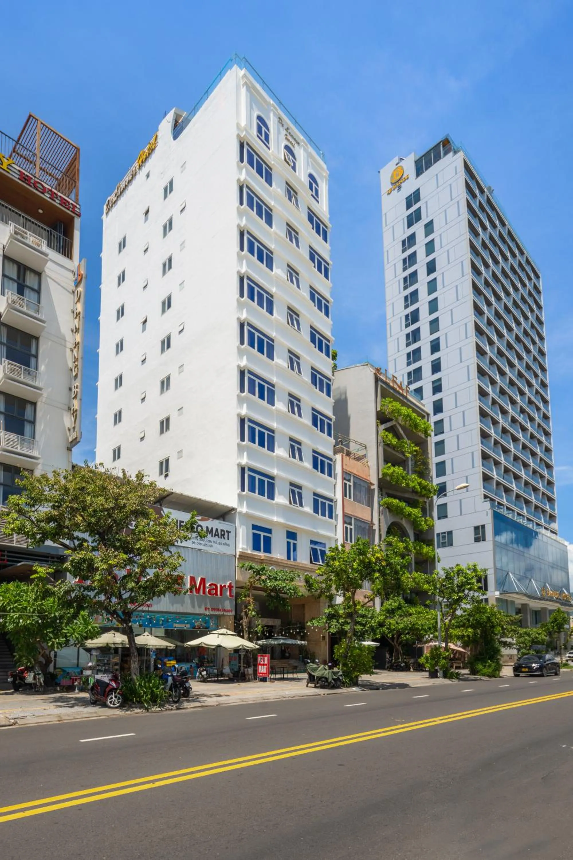 Property building in De Lamour Hotel Da Nang