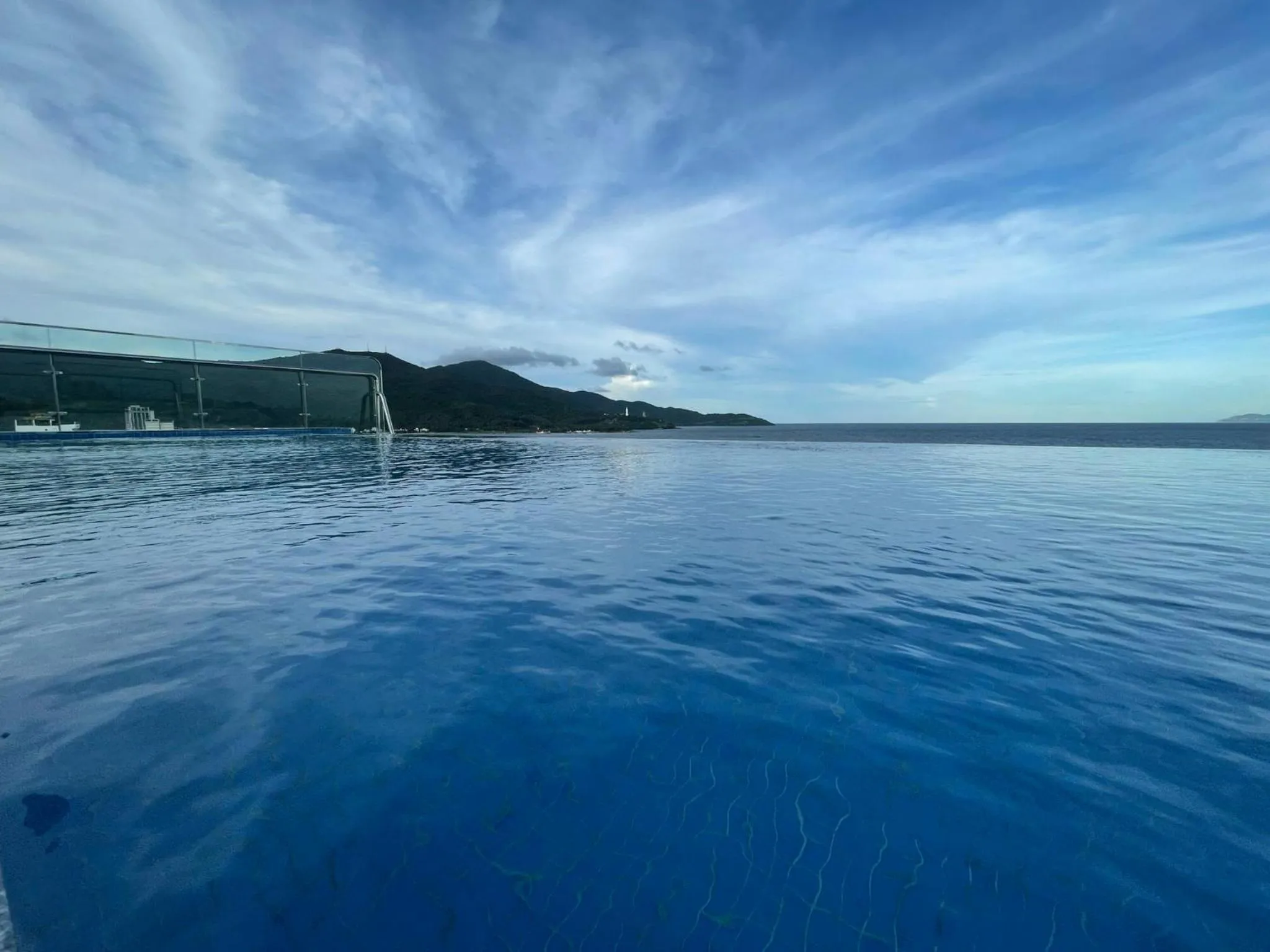 Swimming pool in De Lamour Hotel Da Nang