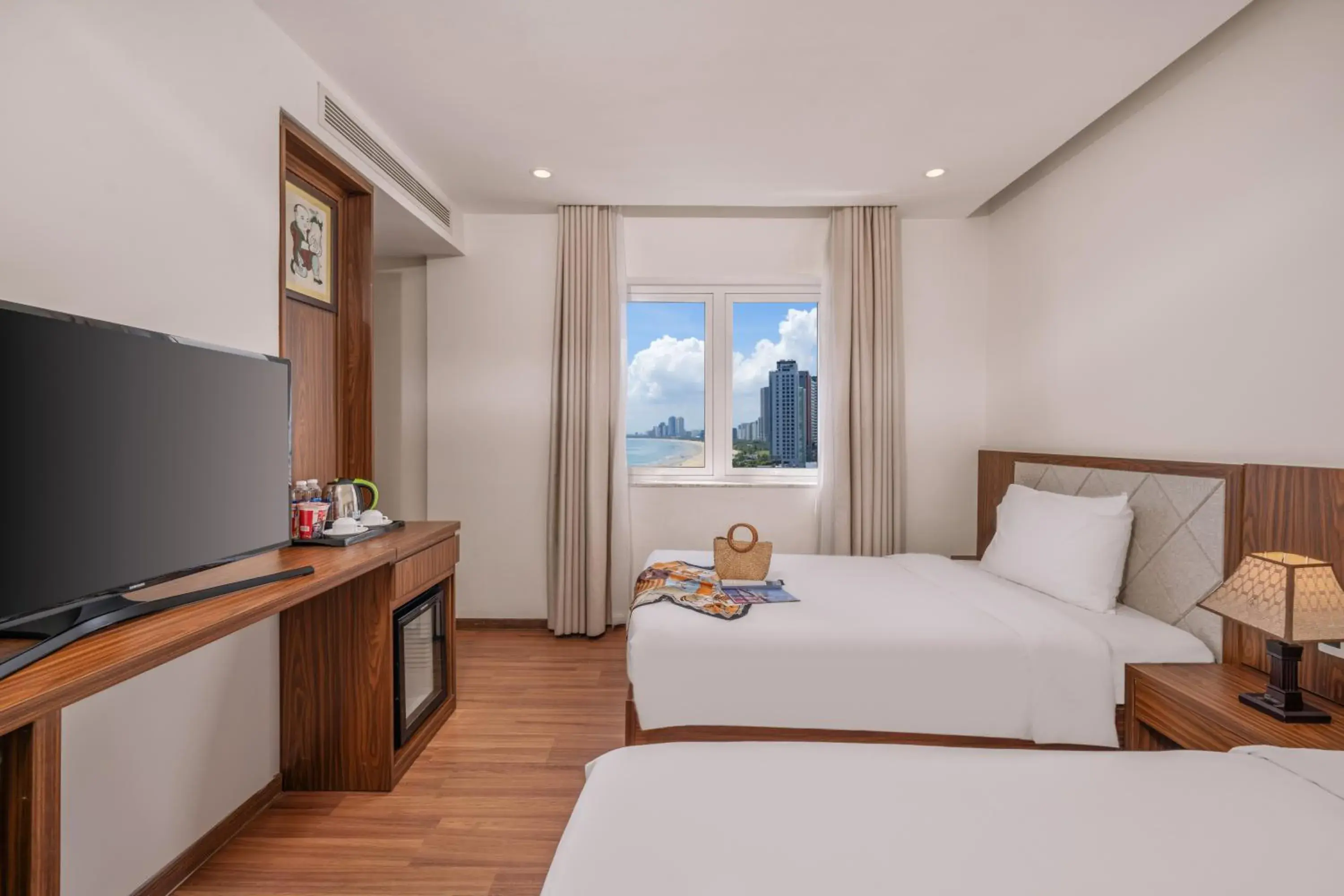 Deluxe Twin Room in De Lamour Hotel Da Nang Deluxe Twin Room in De Lamour Hotel Da Nang