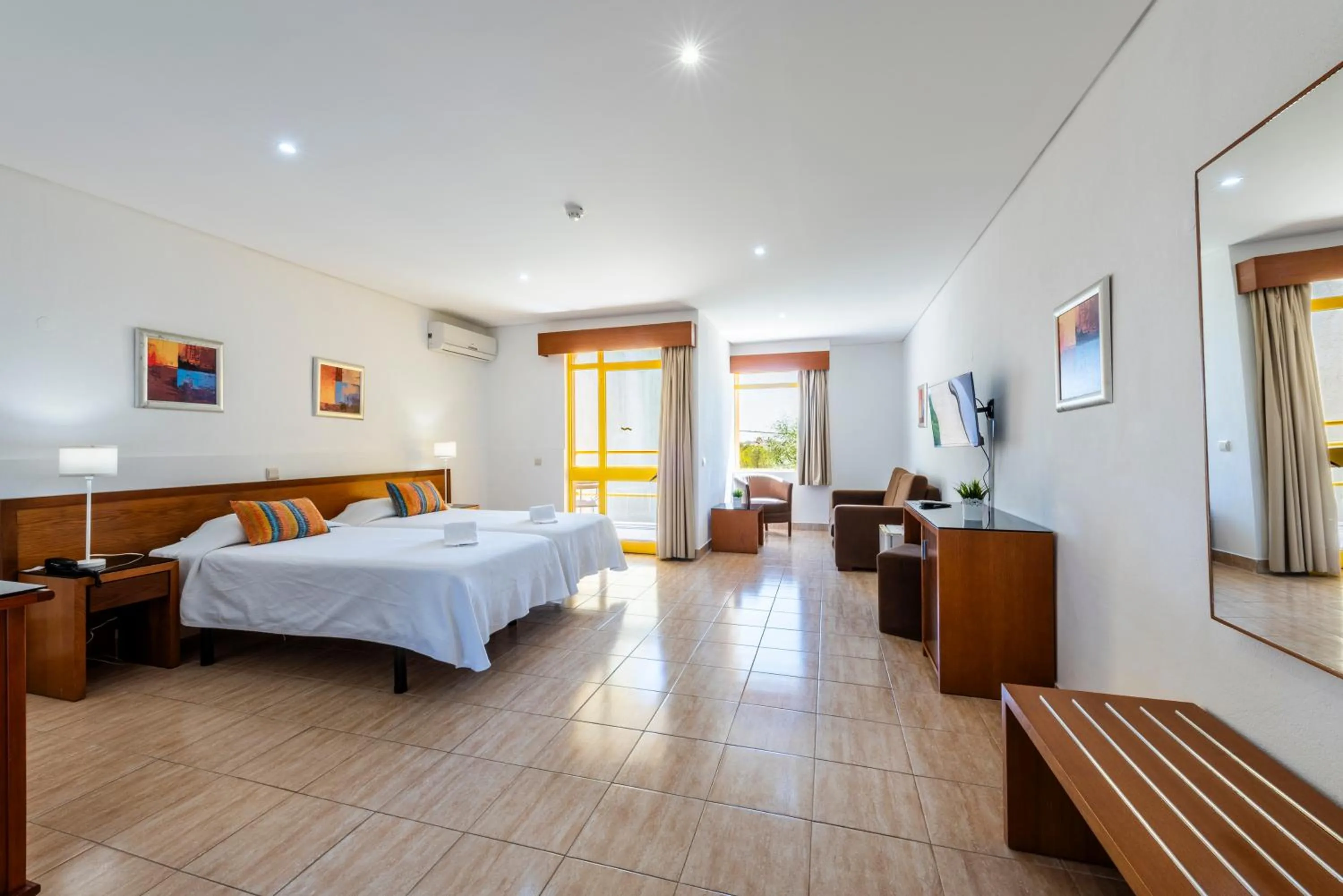 Seating area, Bed in Hotel Pinhal do Sol