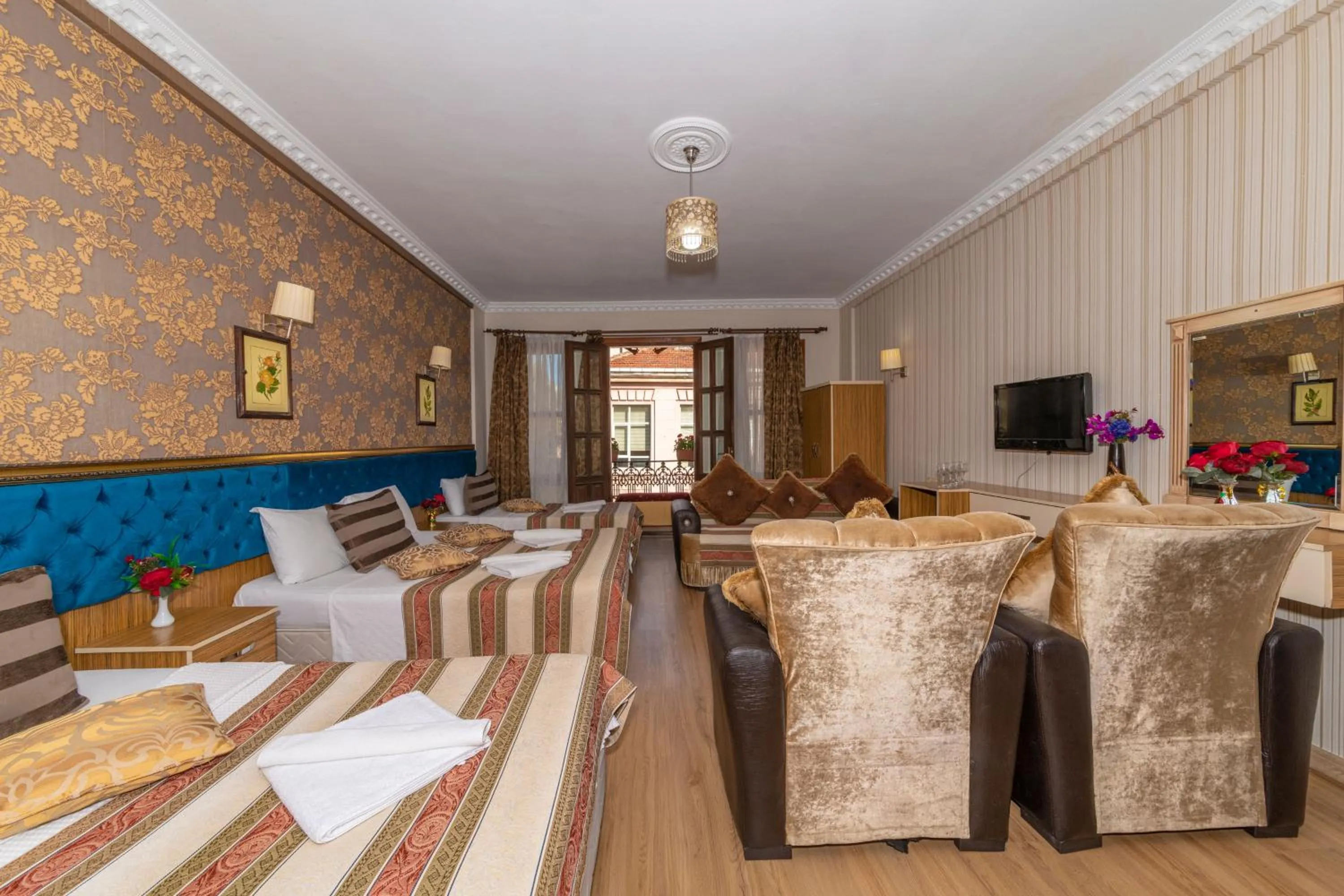 TV and multimedia in Ista Palace Hotel