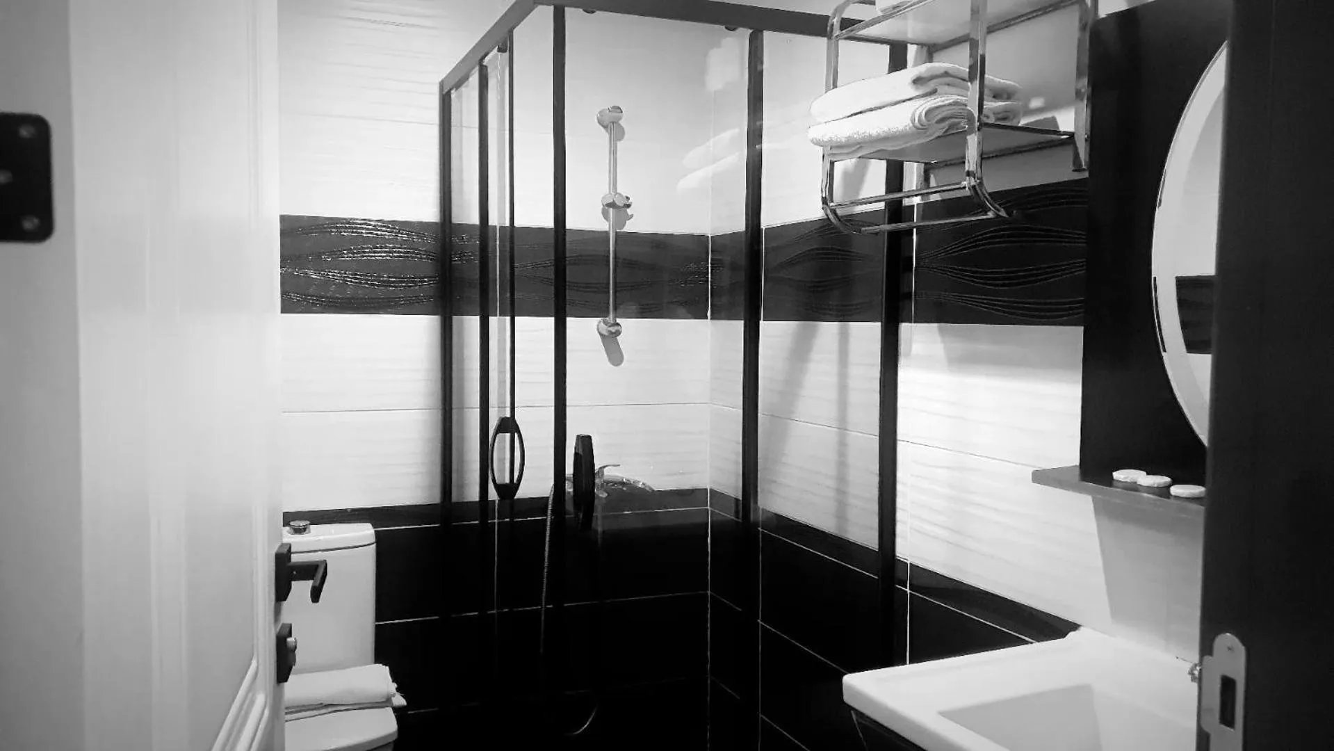 Shower in Ista Palace Hotel