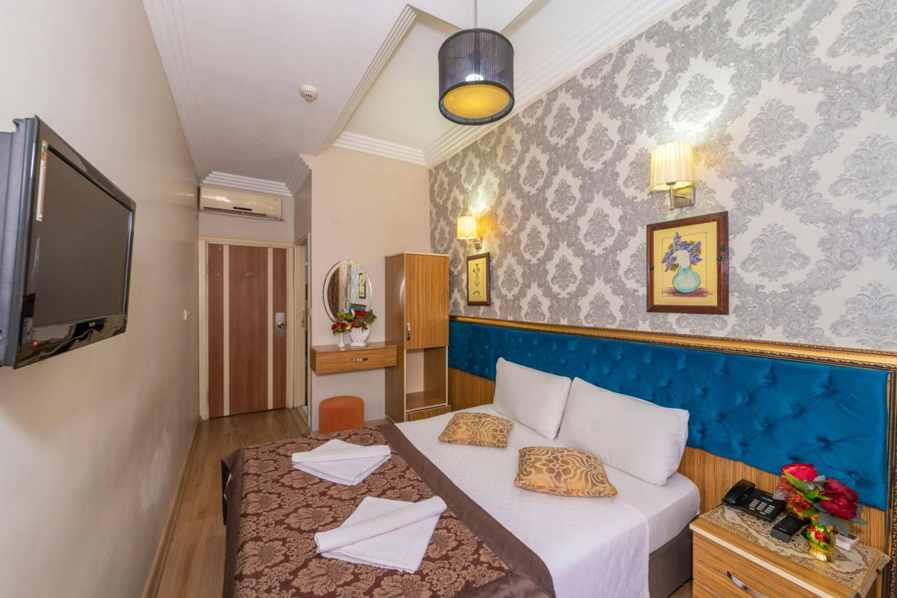 Bed in Ista Palace Hotel