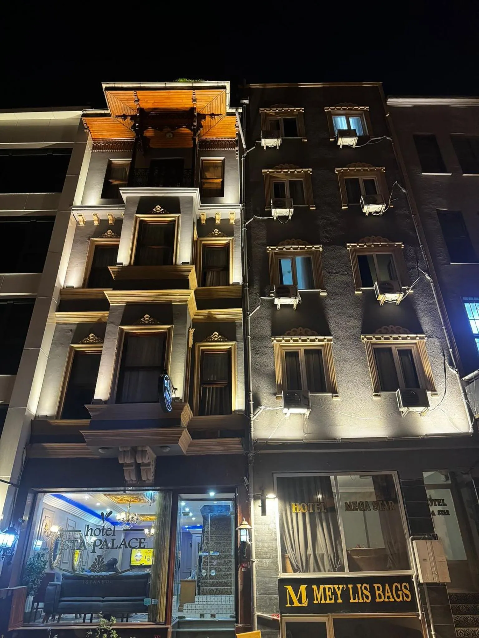 Property building in Ista Palace Hotel