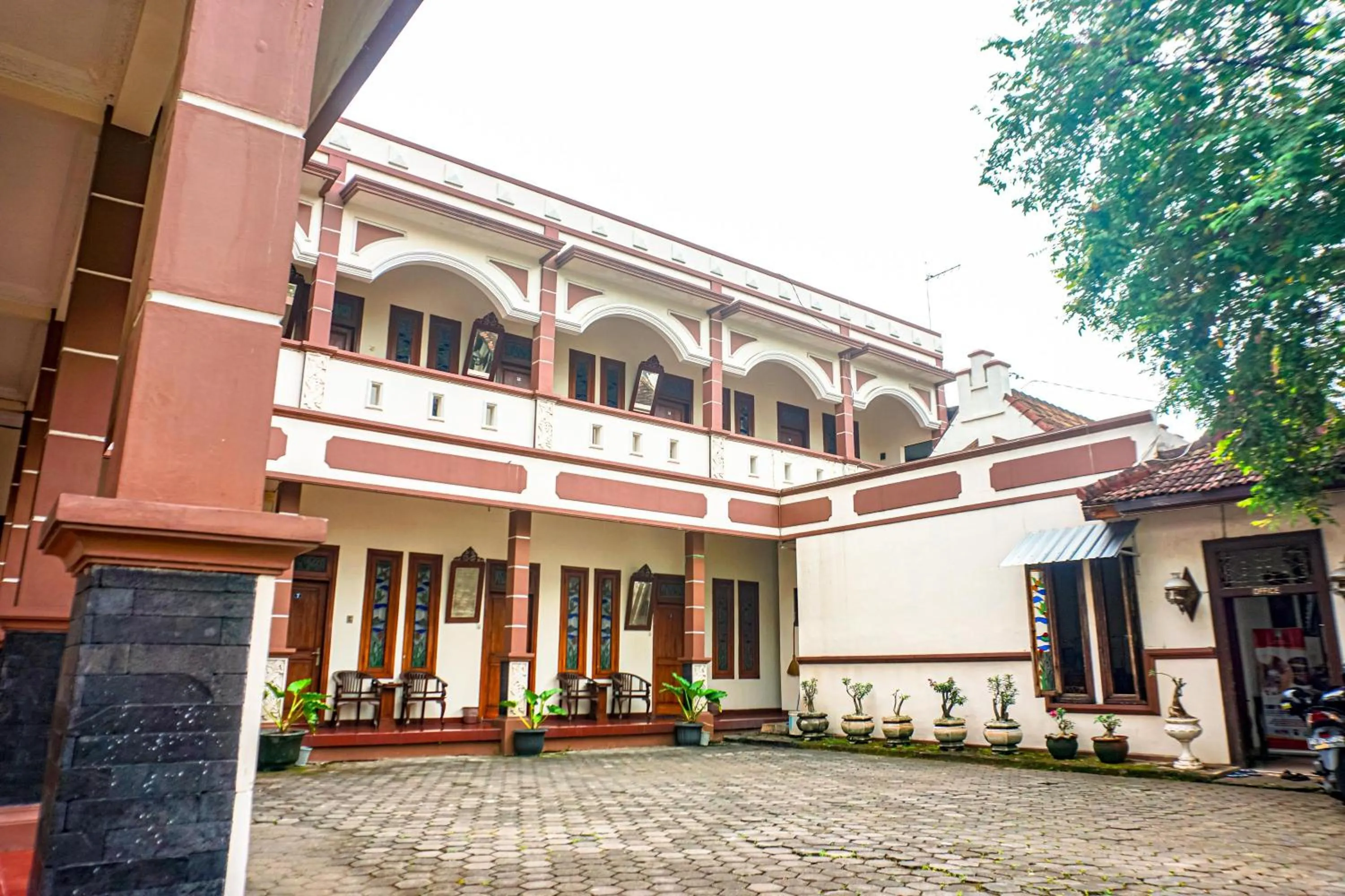 Property building in Hotel Laweyan Solo