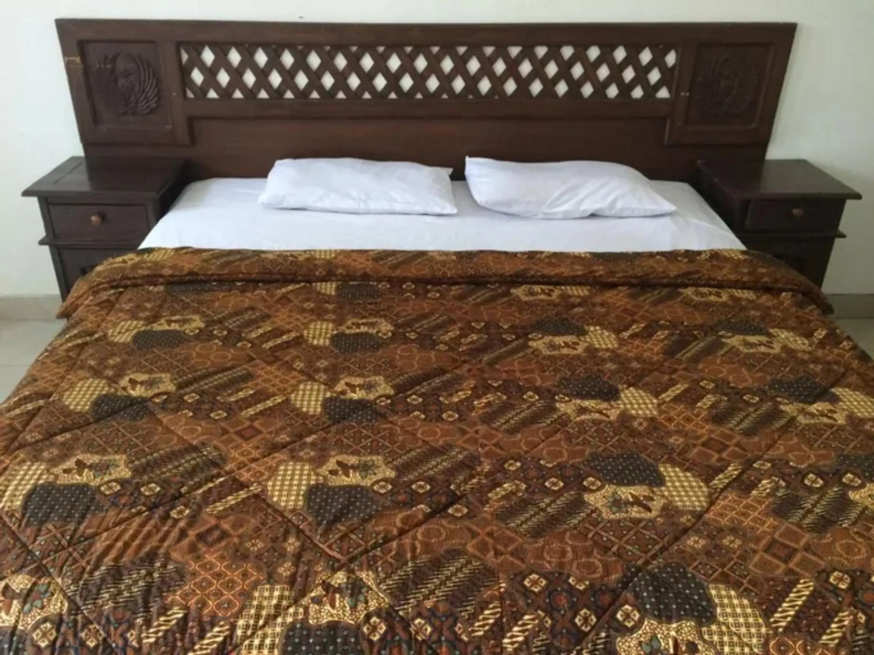 Bedroom, Bed in Hotel Laweyan Solo Bedroom, Bed in Hotel Laweyan Solo