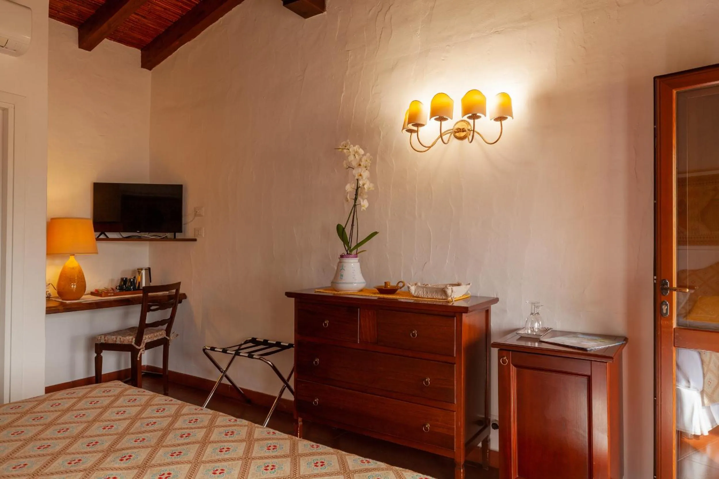 TV and multimedia in Nora Club Hotel & Spa