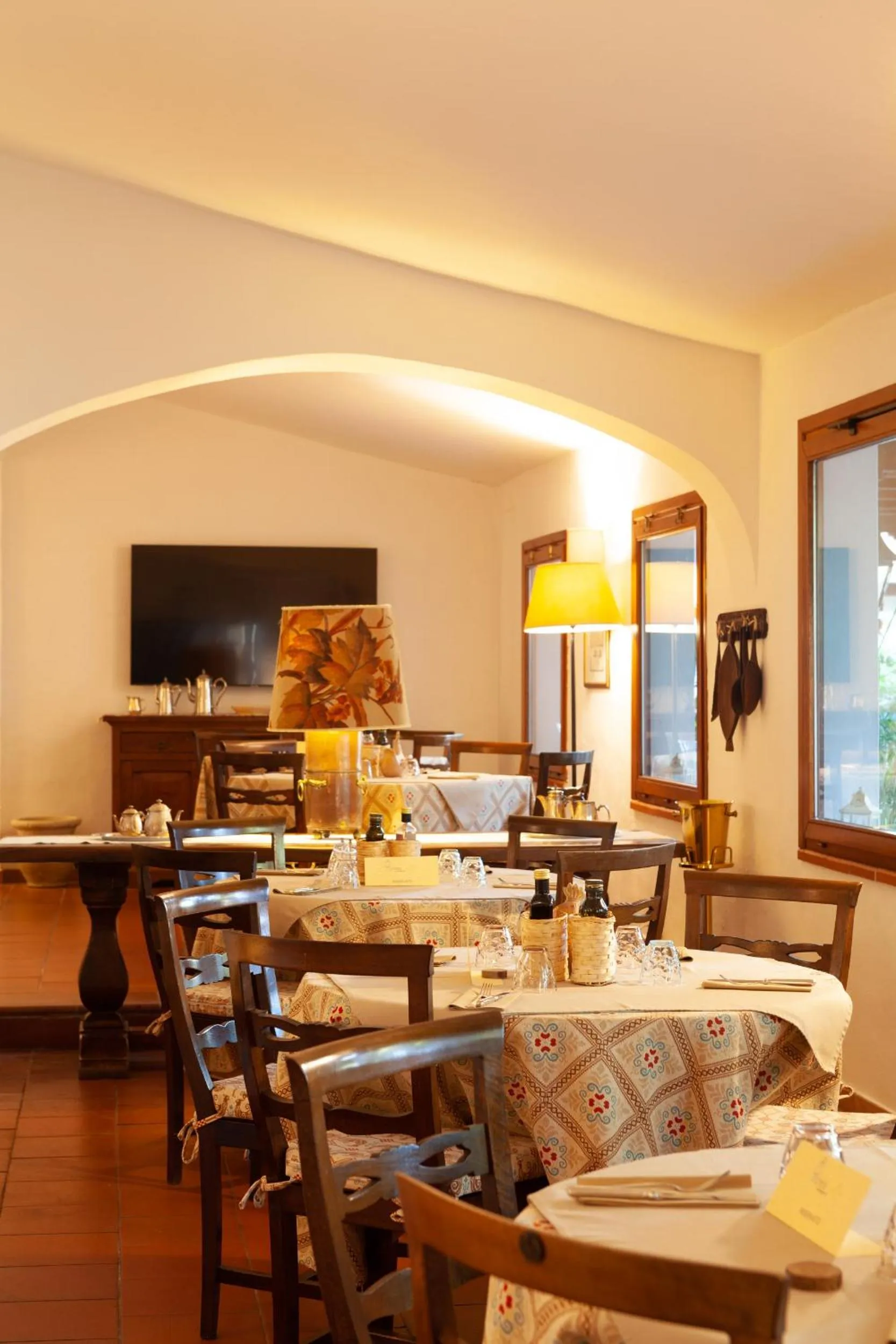 Restaurant/places to eat in Nora Club Hotel & Spa